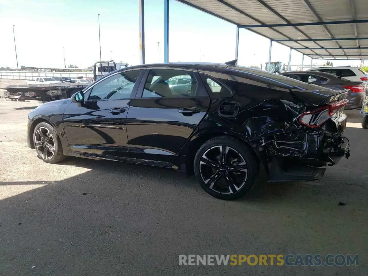 2 Photograph of a damaged car 5XXG64J24NG115825 KIA K5 2022