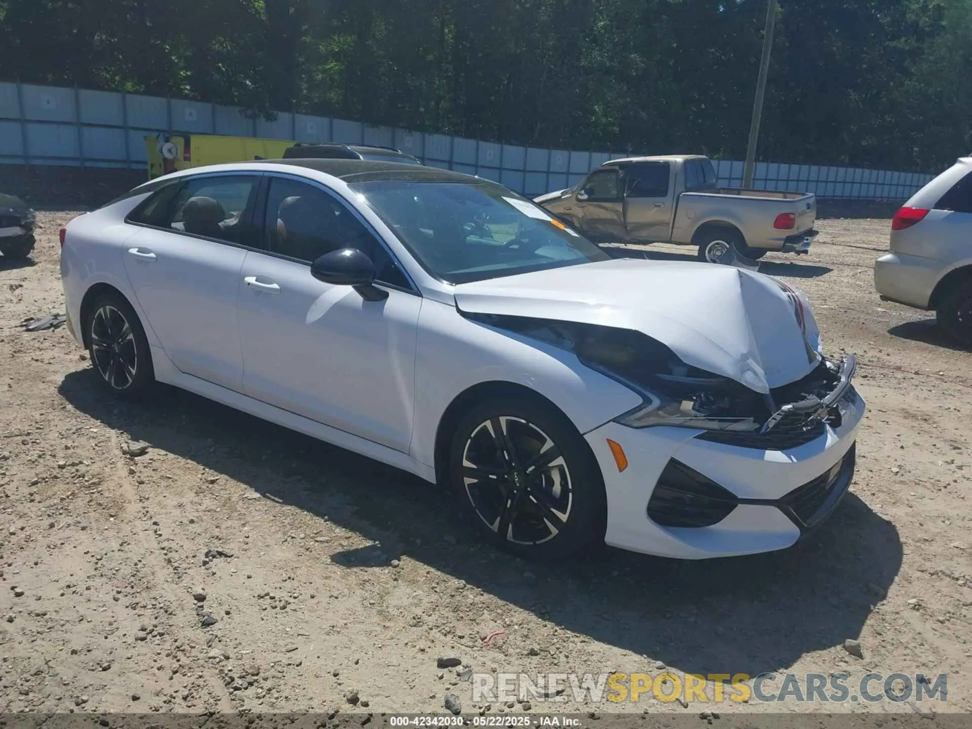 1 Photograph of a damaged car 5XXG64J25NG083659 KIA K5 2022