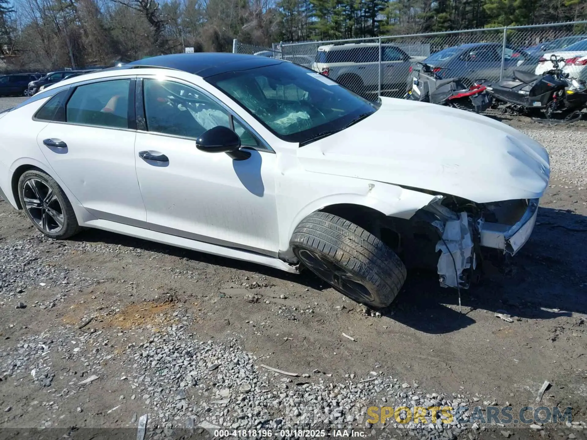 1 Photograph of a damaged car 5XXG64J25NG102324 KIA K5 2022