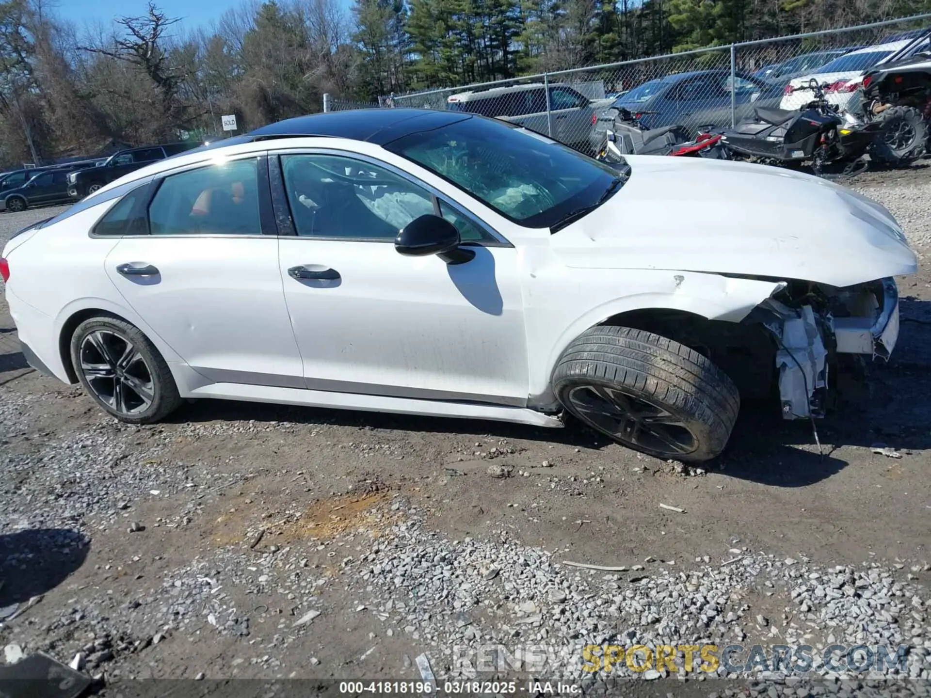 13 Photograph of a damaged car 5XXG64J25NG102324 KIA K5 2022