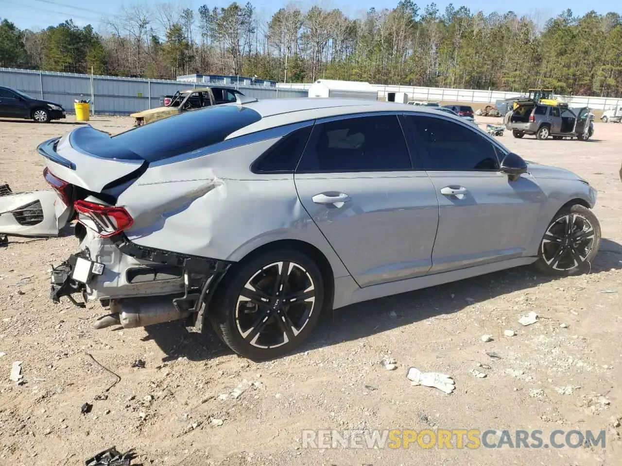 3 Photograph of a damaged car 5XXG64J25NG156304 KIA K5 2022