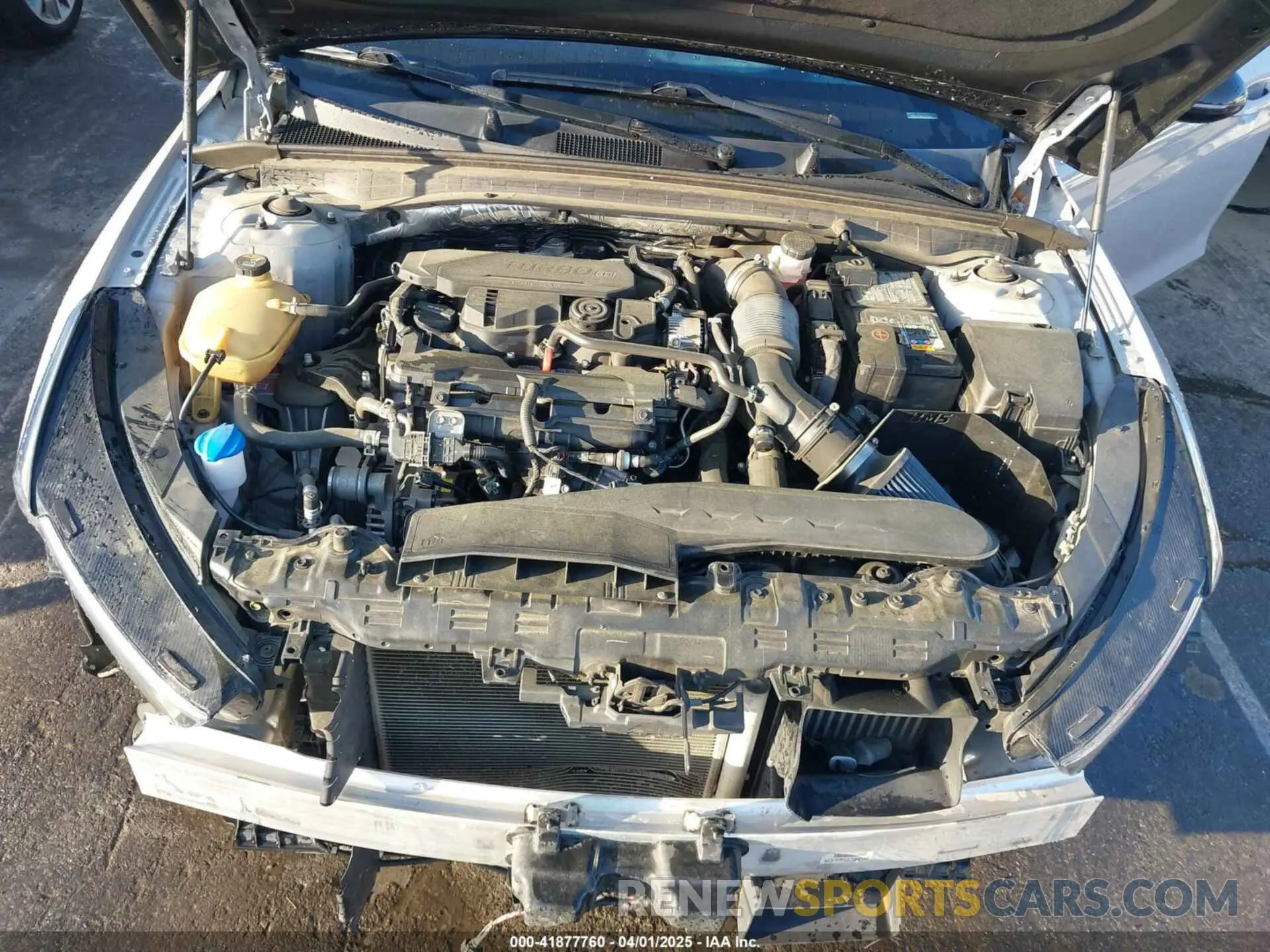 10 Photograph of a damaged car 5XXG64J26NG111839 KIA K5 2022