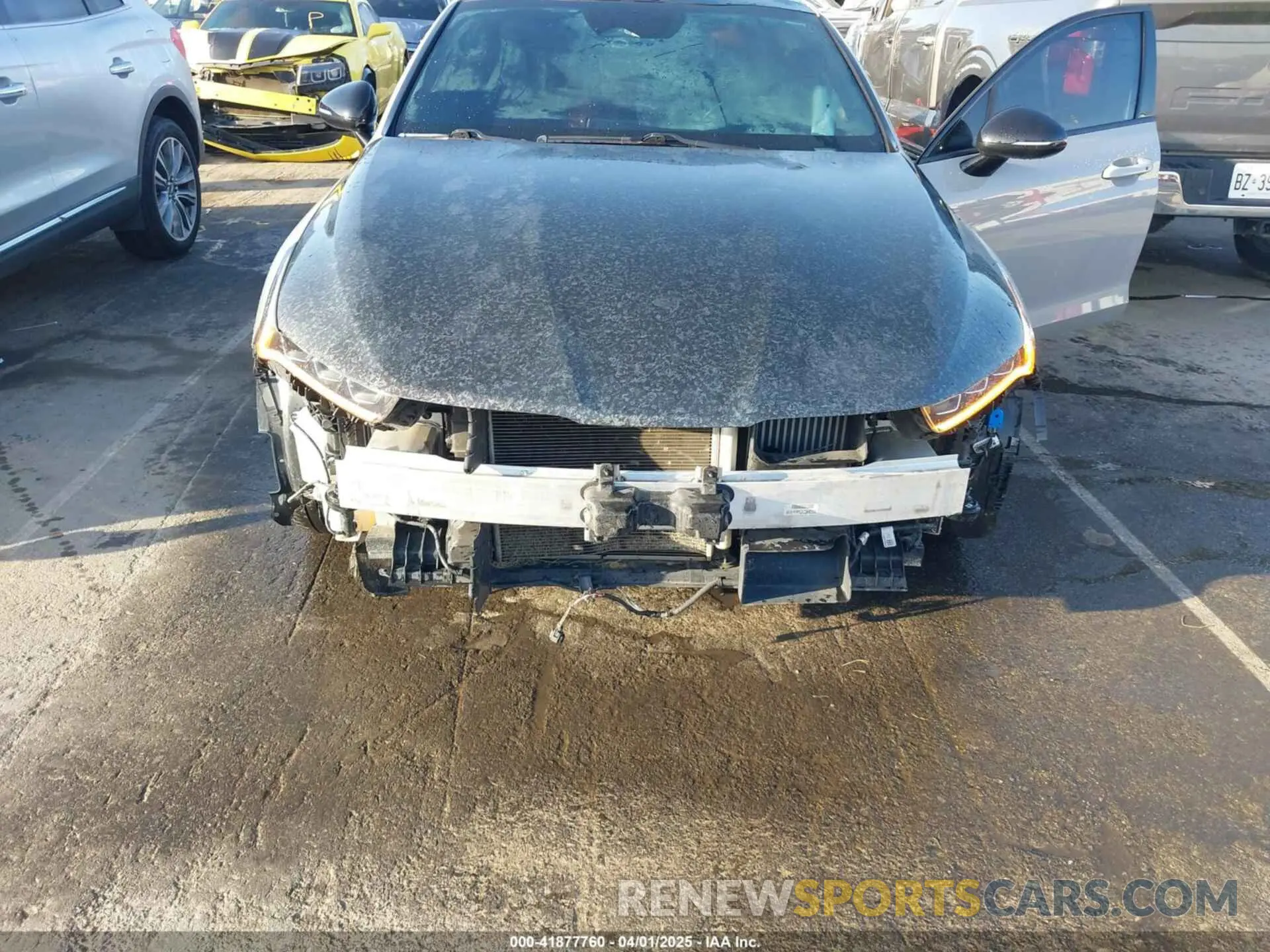 6 Photograph of a damaged car 5XXG64J26NG111839 KIA K5 2022