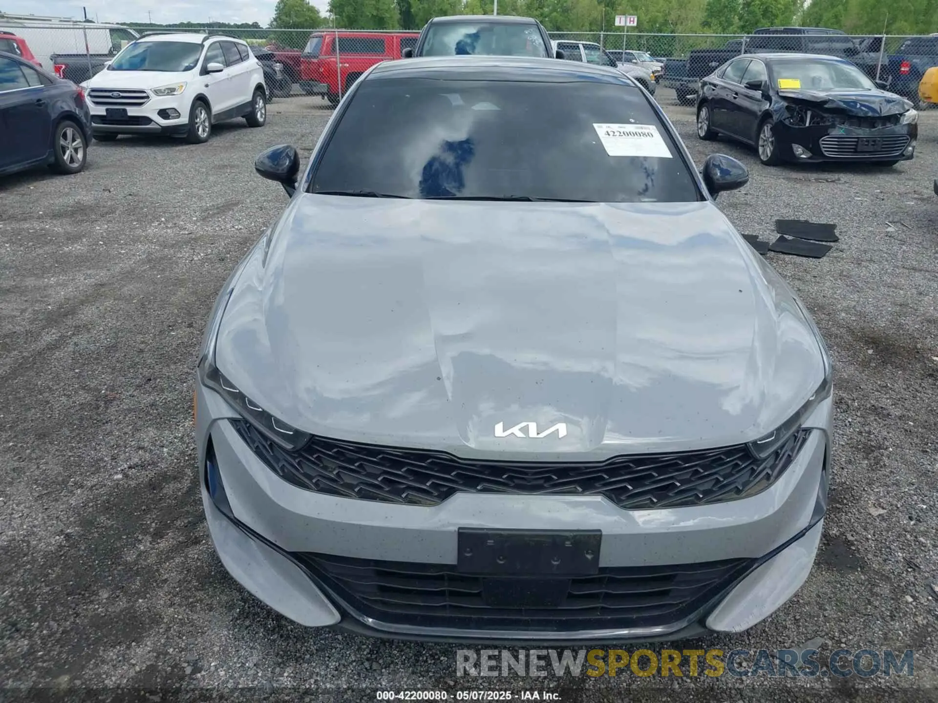 12 Photograph of a damaged car 5XXG64J27NG122090 KIA K5 2022