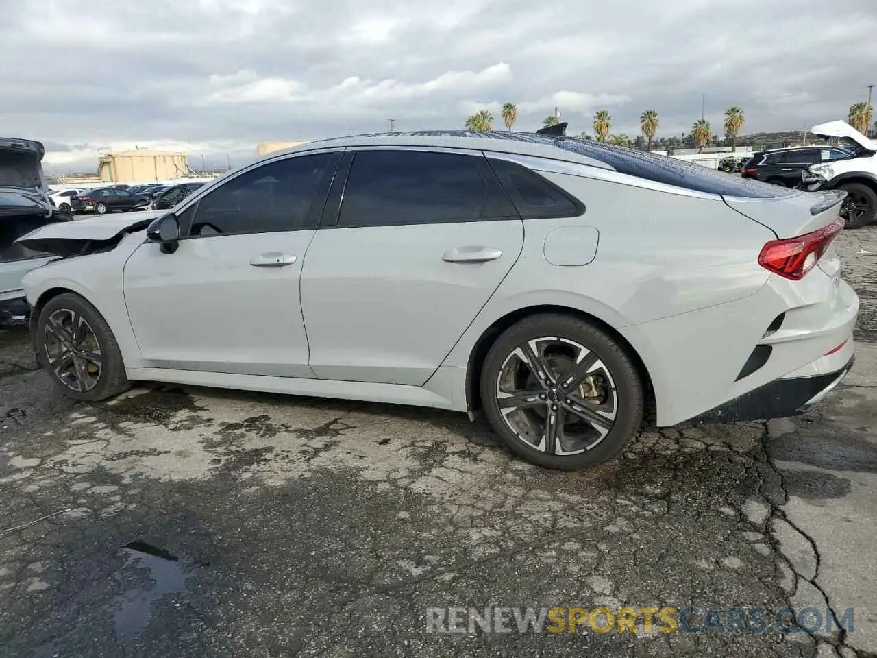 2 Photograph of a damaged car 5XXG64J27NG153775 KIA K5 2022