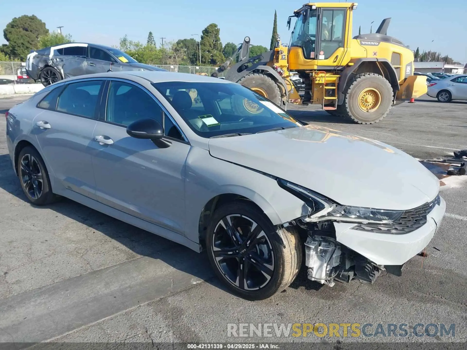 1 Photograph of a damaged car 5XXG64J28NG086295 KIA K5 2022