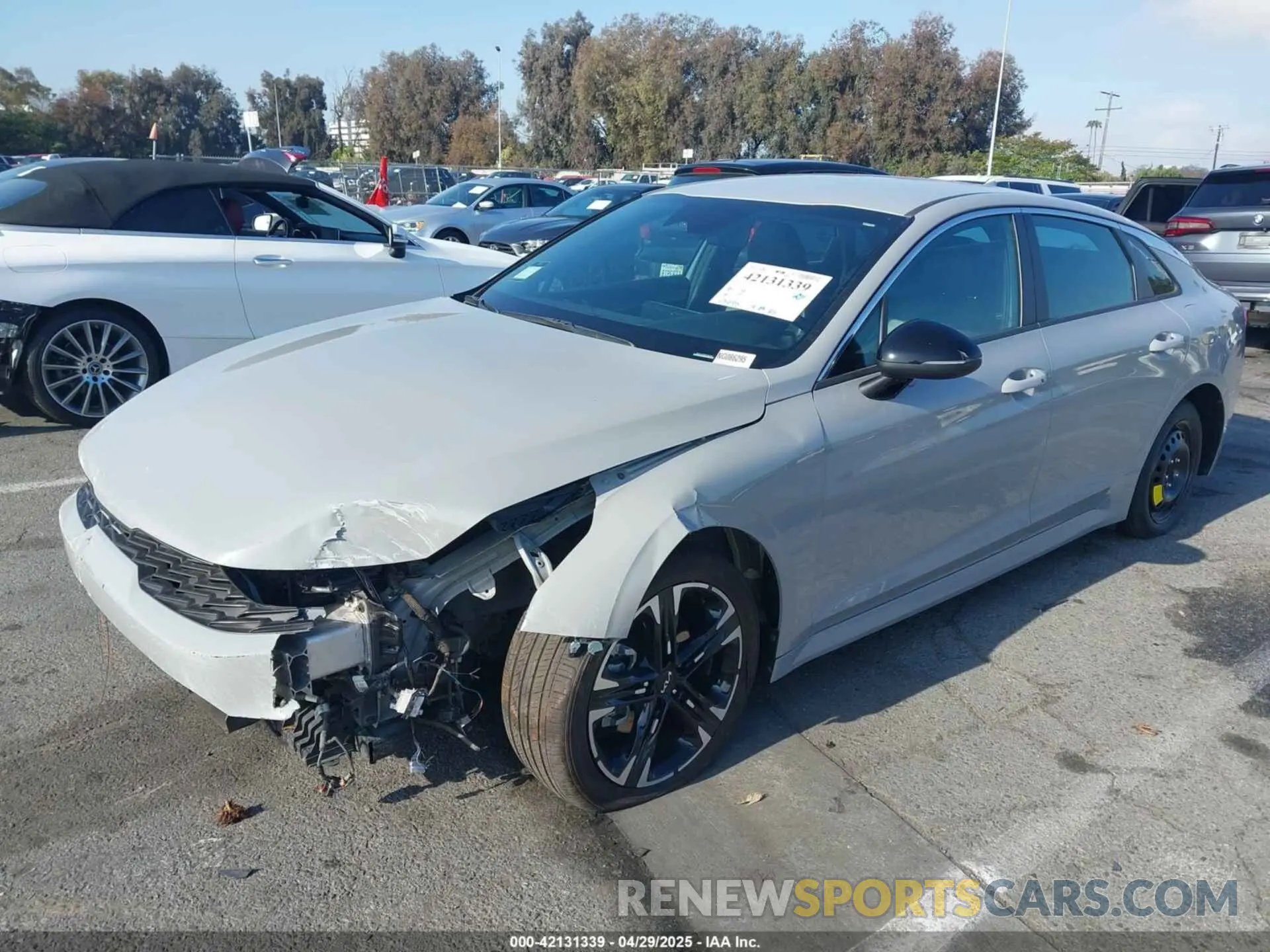2 Photograph of a damaged car 5XXG64J28NG086295 KIA K5 2022