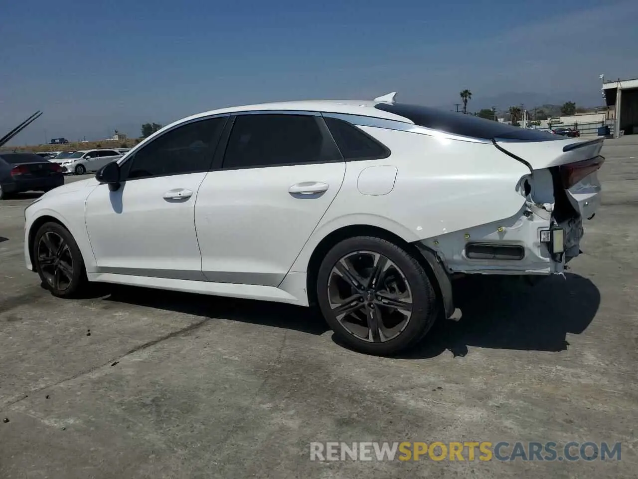 2 Photograph of a damaged car 5XXG64J28NG122292 KIA K5 2022