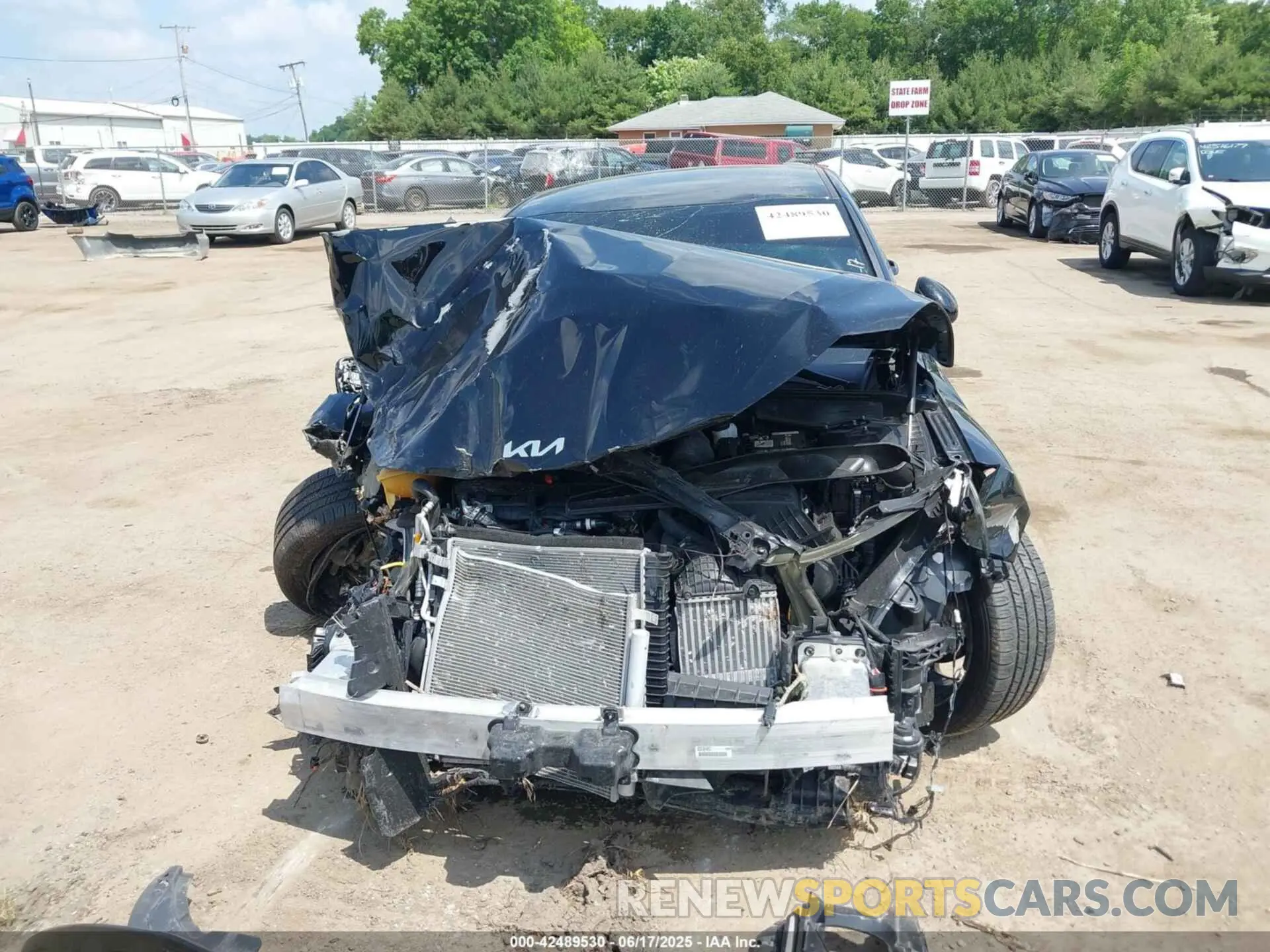 13 Photograph of a damaged car 5XXG64J29NG091540 KIA K5 2022