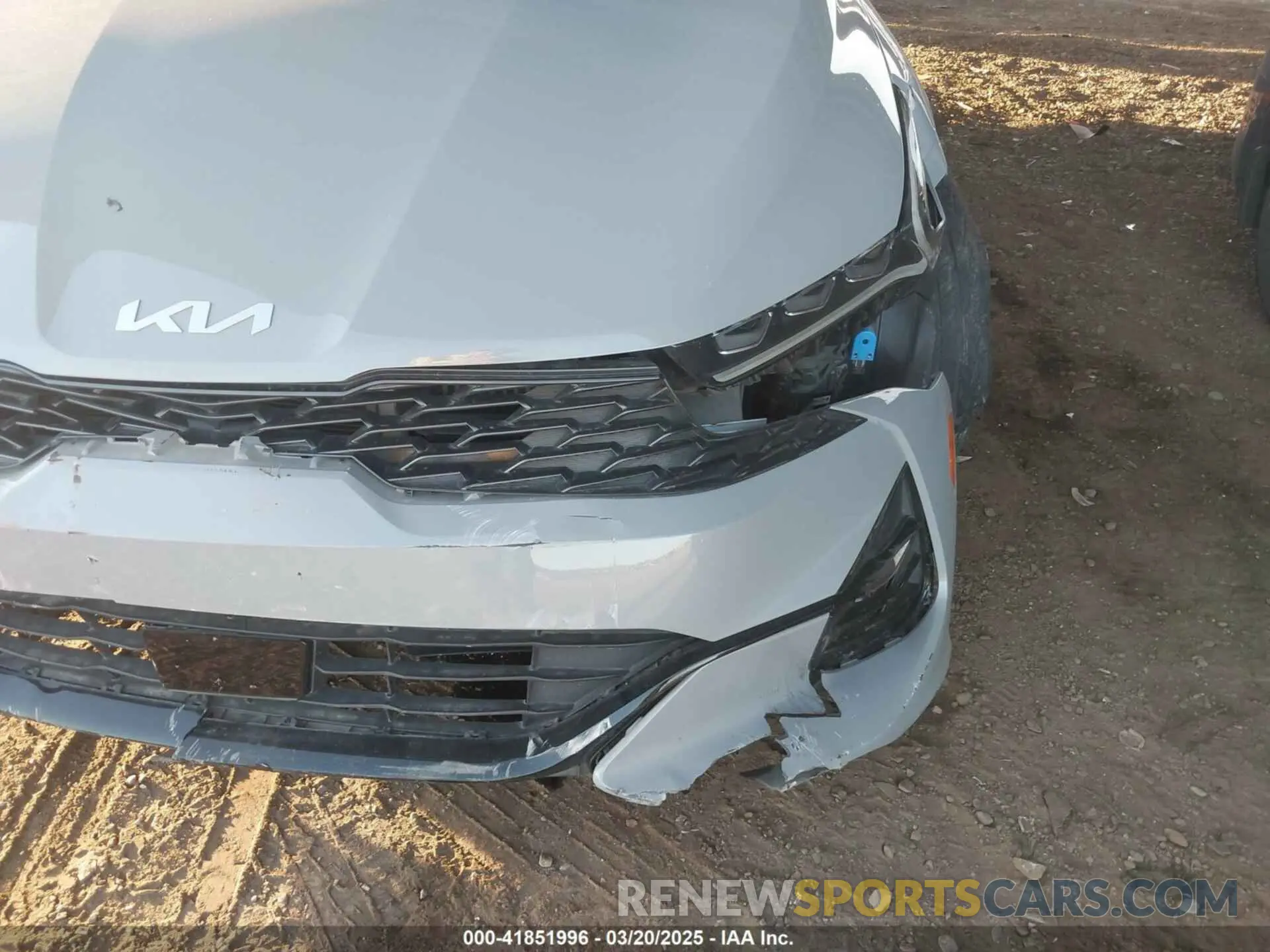 6 Photograph of a damaged car 5XXG64J29NG107509 KIA K5 2022