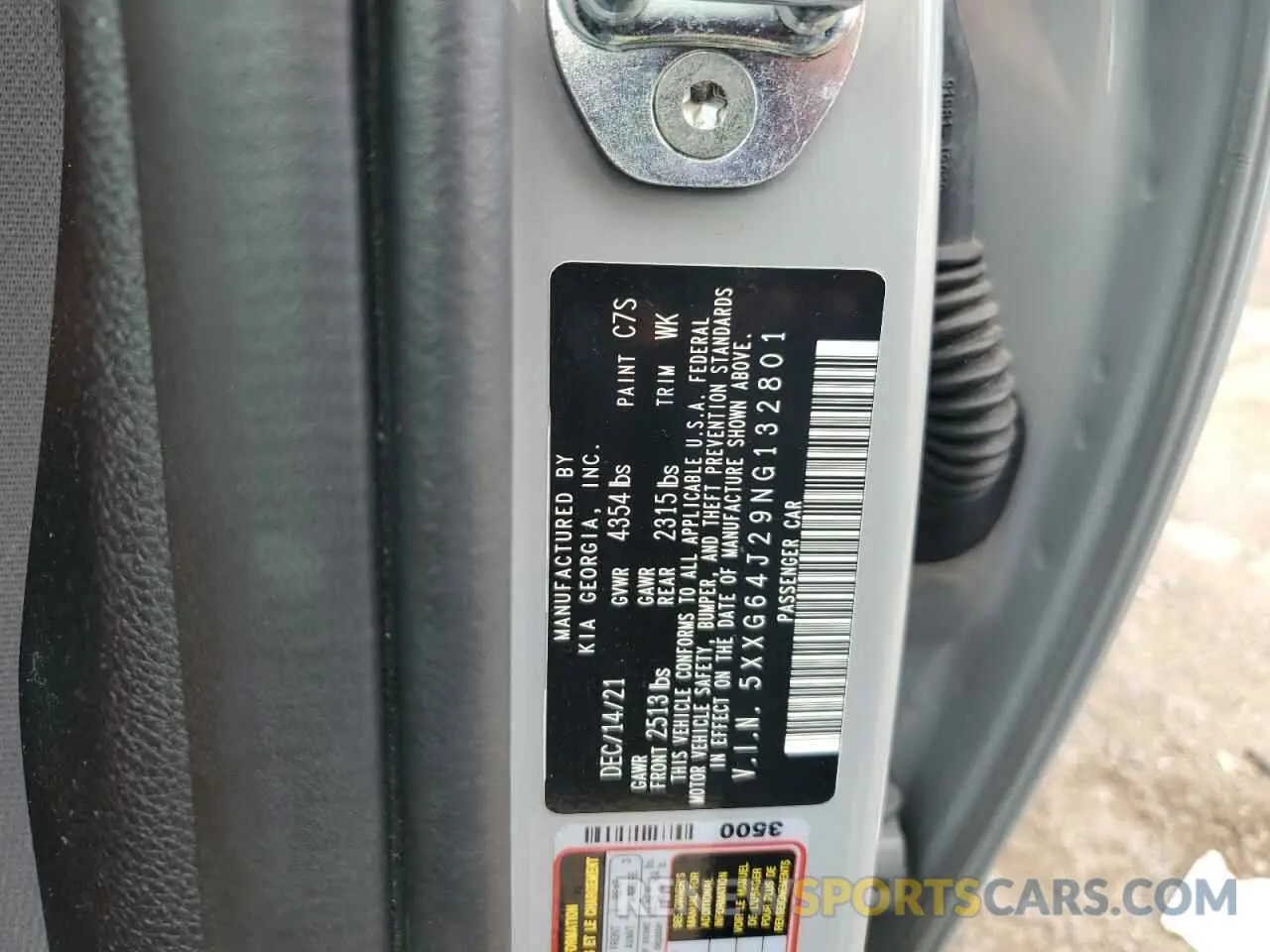 13 Photograph of a damaged car 5XXG64J29NG132801 KIA K5 2022