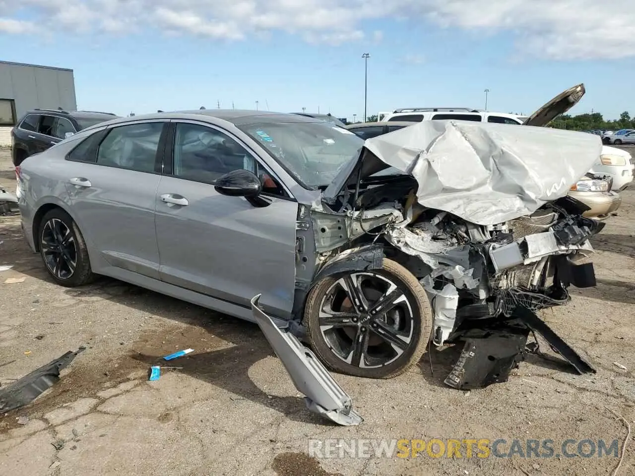 4 Photograph of a damaged car 5XXG64J29NG132801 KIA K5 2022
