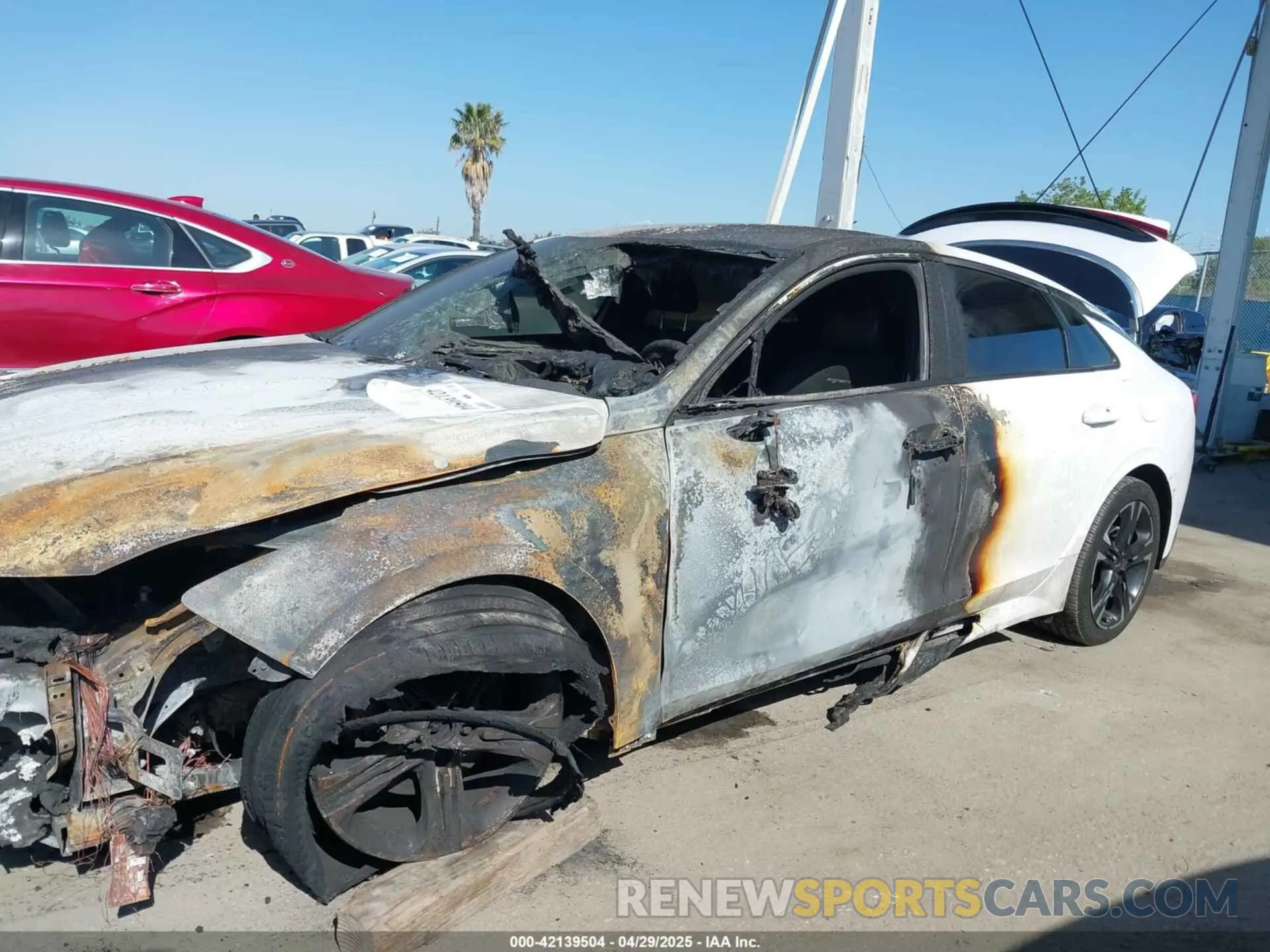 13 Photograph of a damaged car 5XXG64J29NG134354 KIA K5 2022