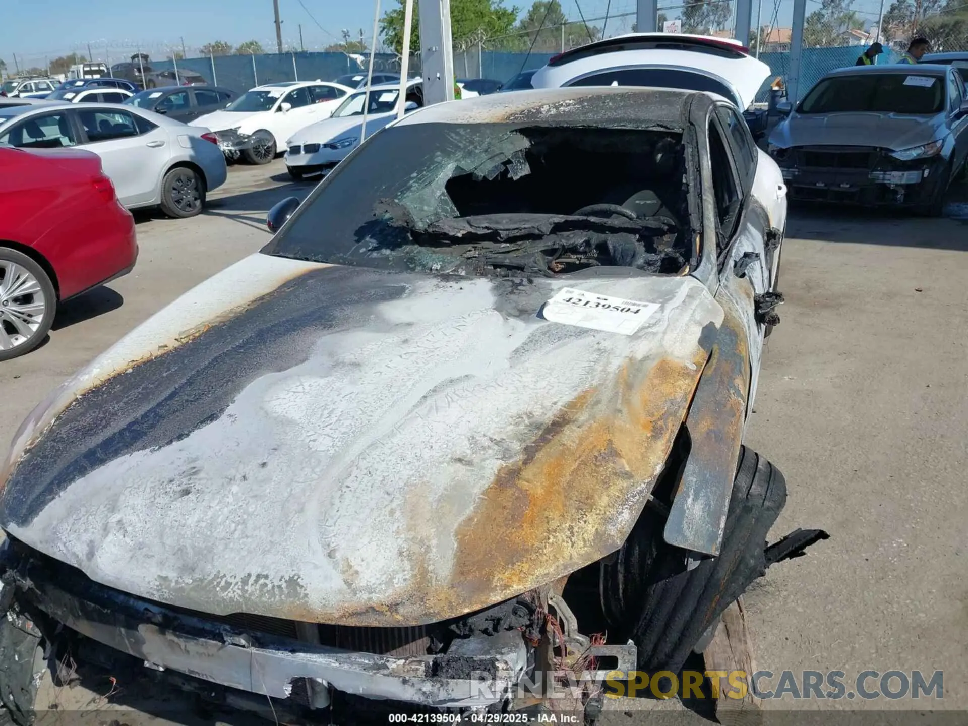 6 Photograph of a damaged car 5XXG64J29NG134354 KIA K5 2022