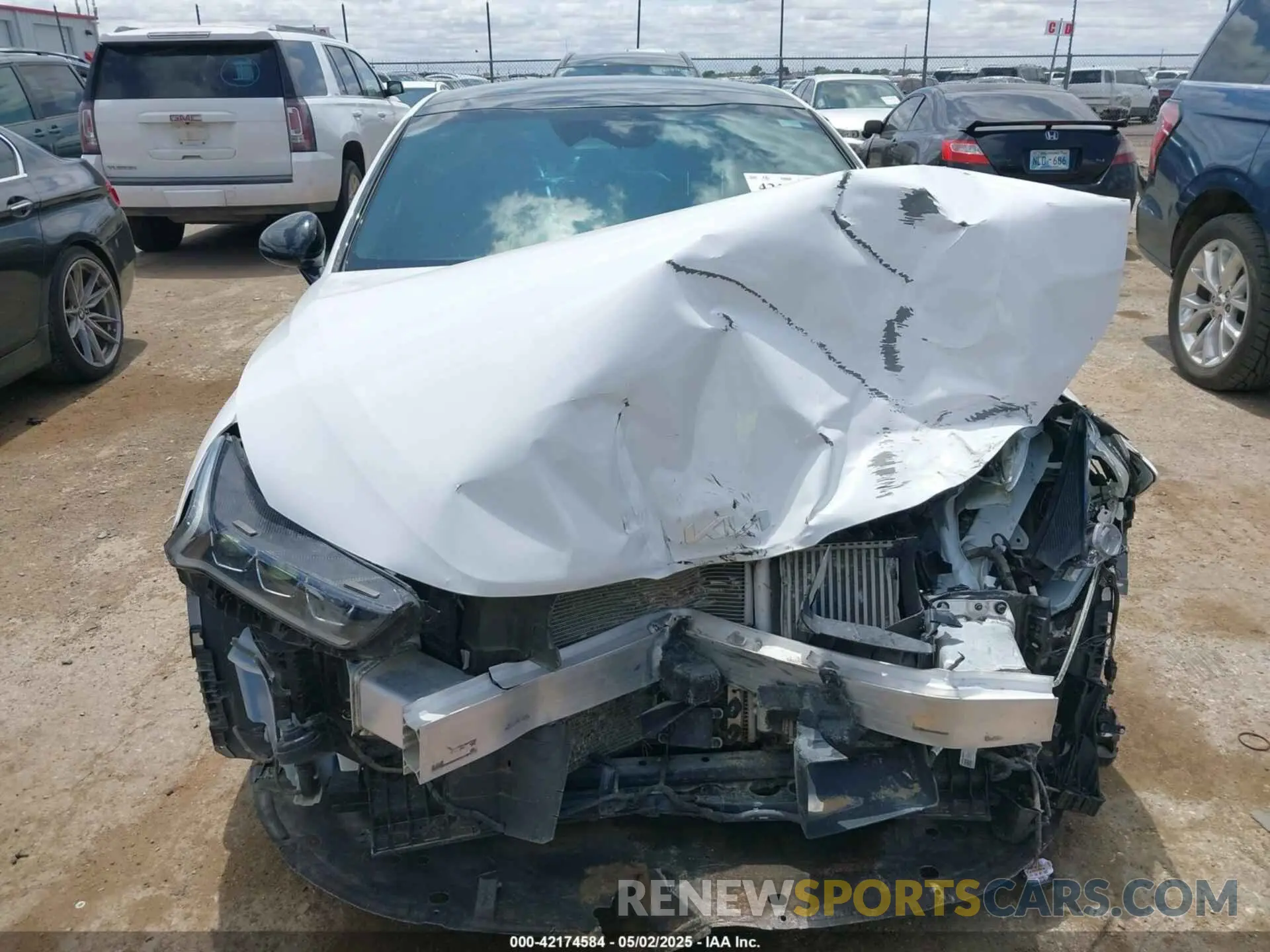 12 Photograph of a damaged car 5XXG64J2XNG094172 KIA K5 2022