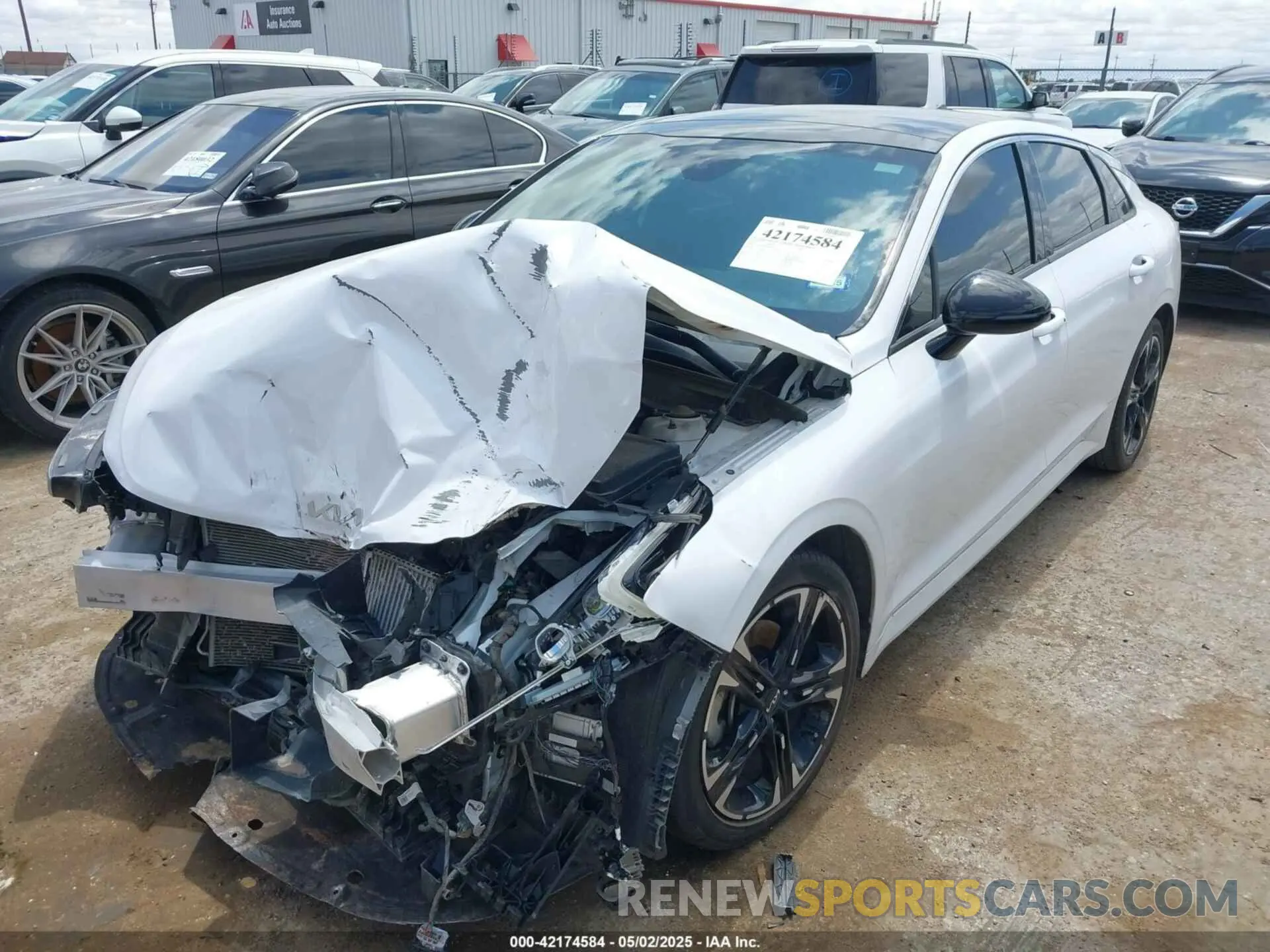 2 Photograph of a damaged car 5XXG64J2XNG094172 KIA K5 2022