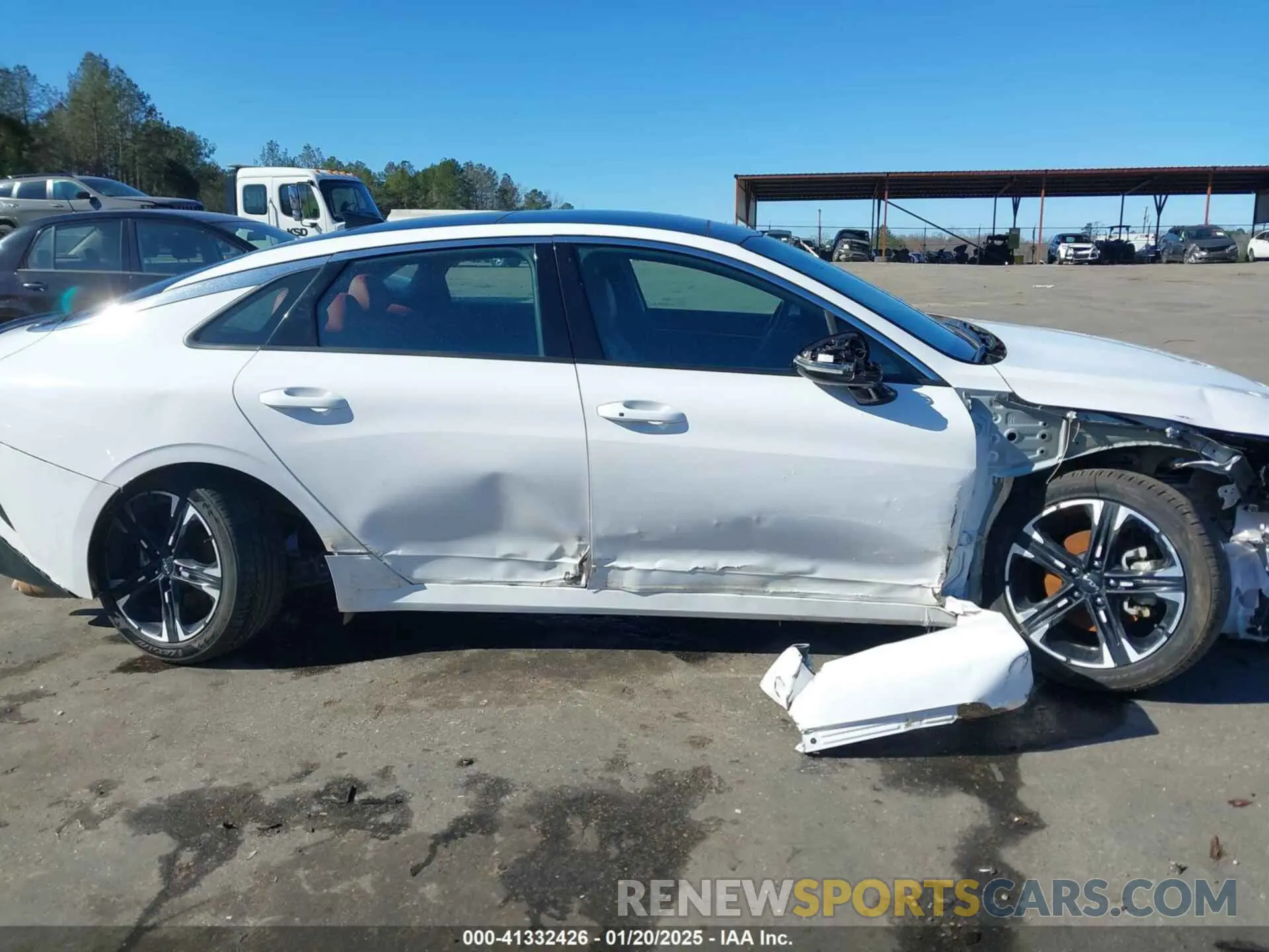 13 Photograph of a damaged car 5XXG64J2XNG105154 KIA K5 2022
