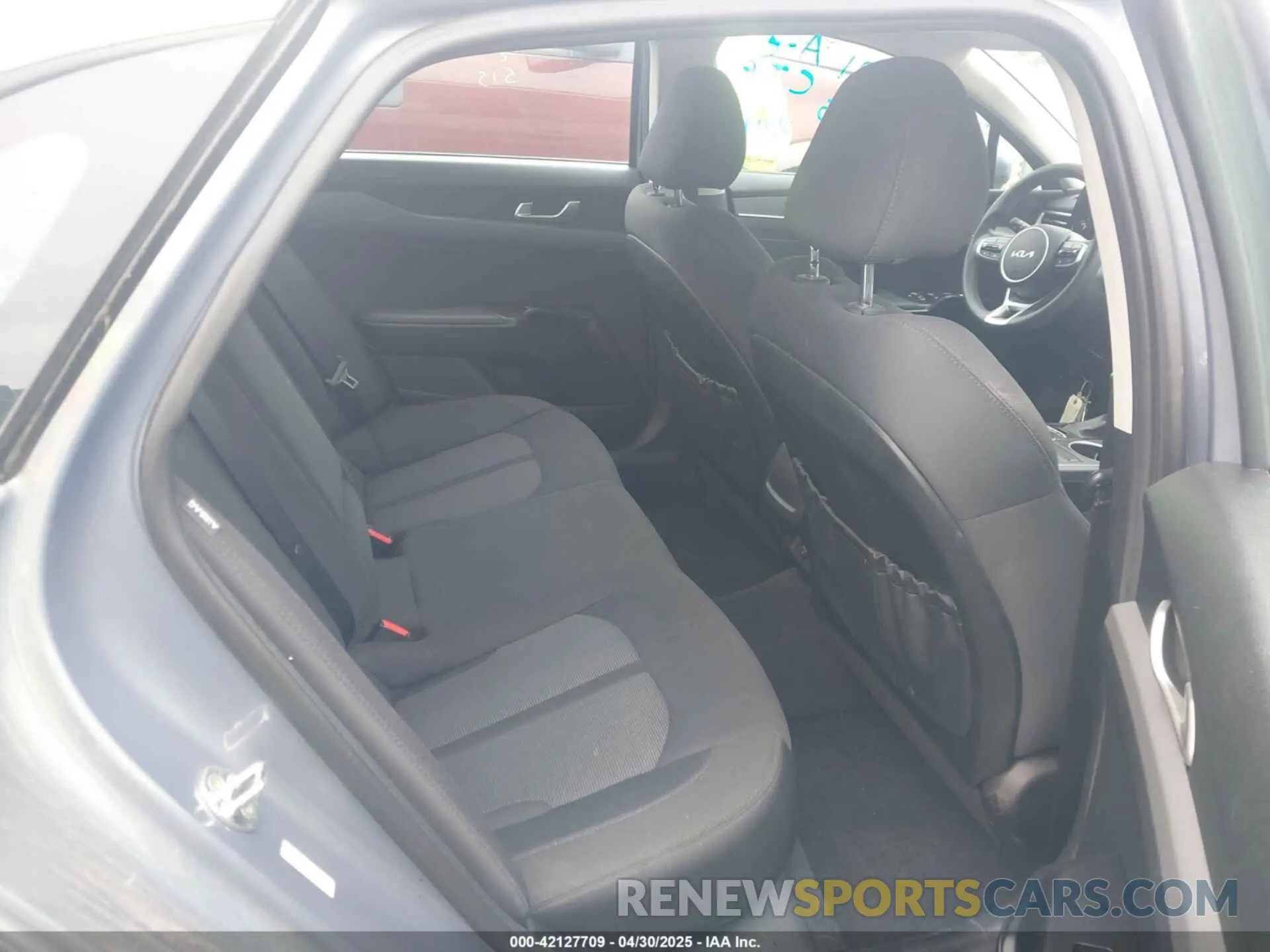 8 Фотография поврежденного автомобиля 5XXG14J24PG196018 KIA K5 2023