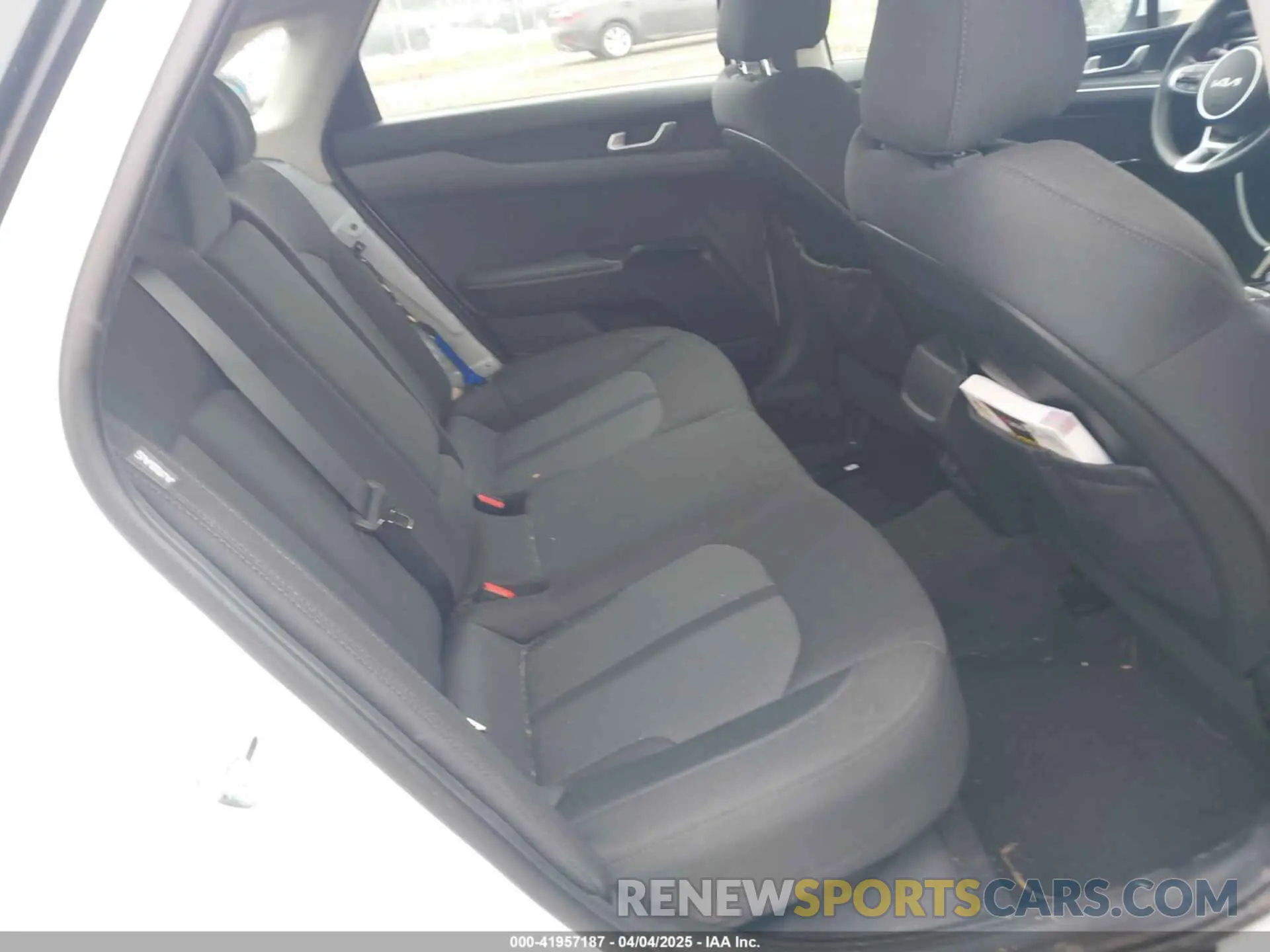 8 Фотография поврежденного автомобиля 5XXG14J25PG199722 KIA K5 2023