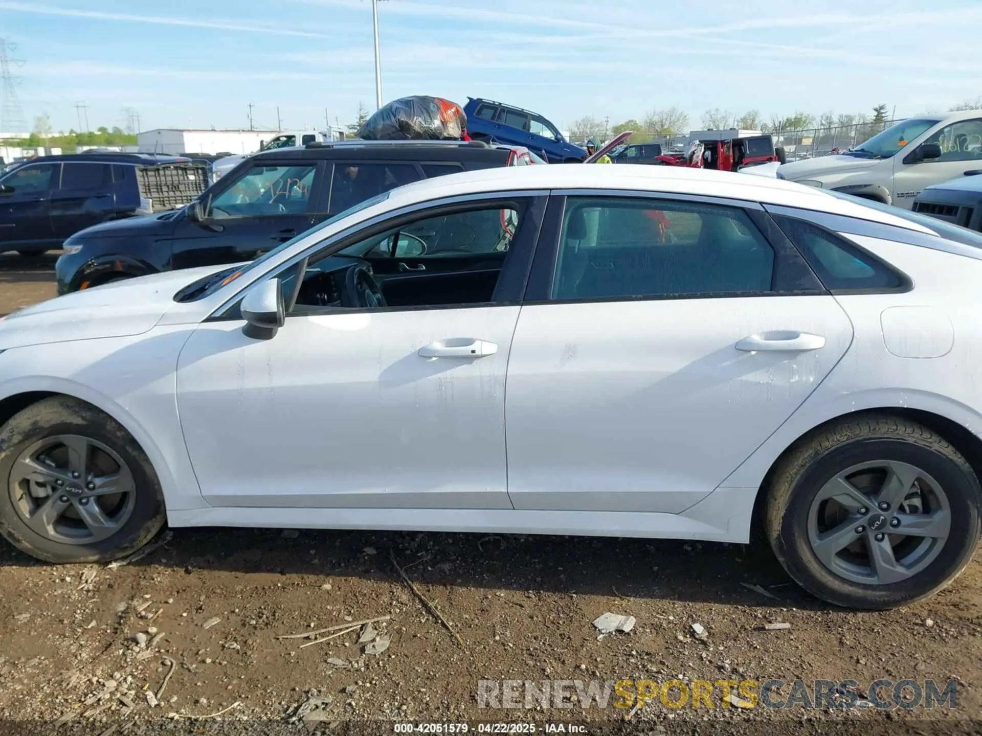 15 Photograph of a damaged car 5XXG14J25PG209181 KIA K5 2023