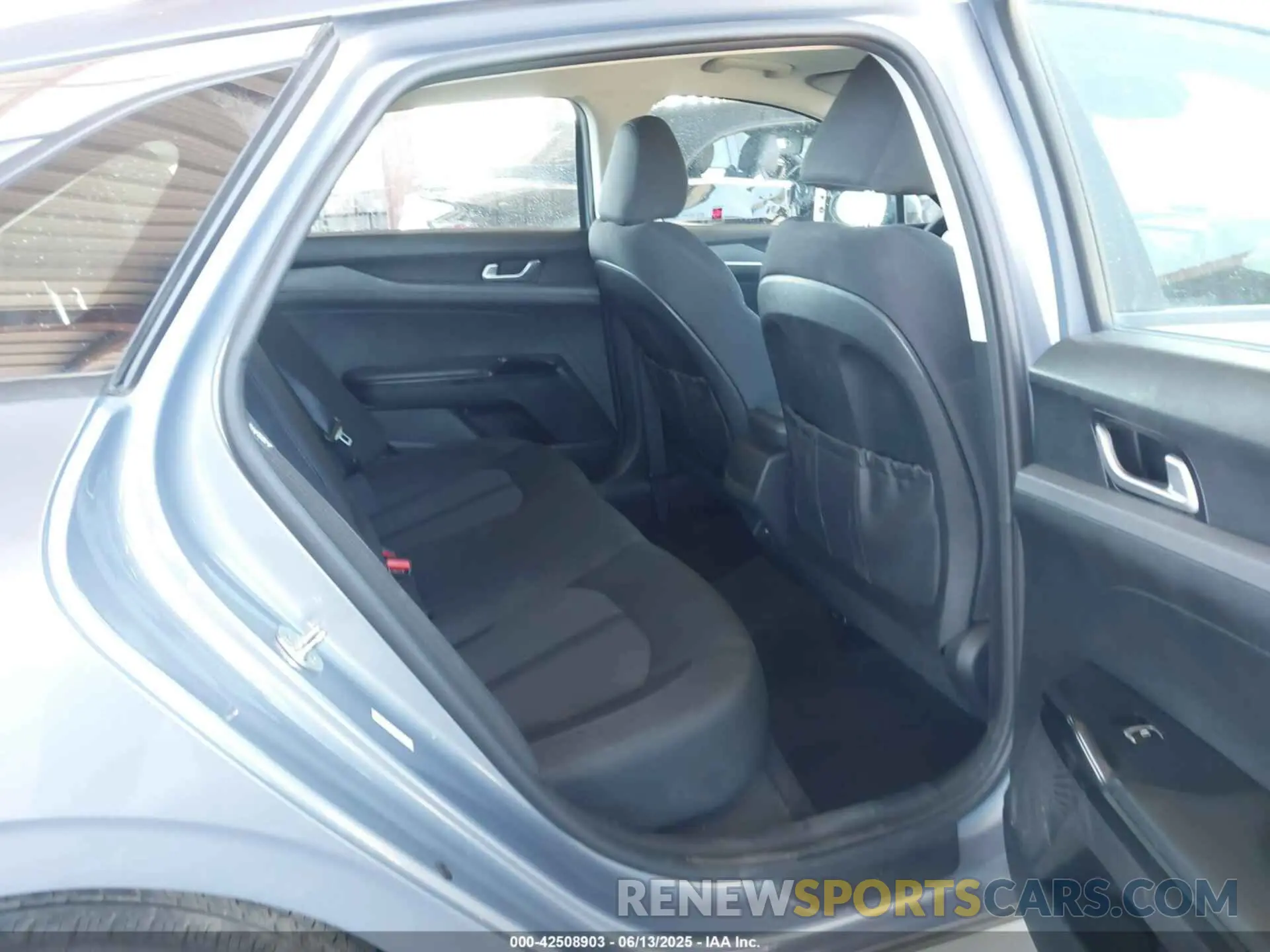 8 Фотография поврежденного автомобиля 5XXG14J25PG218074 KIA K5 2023