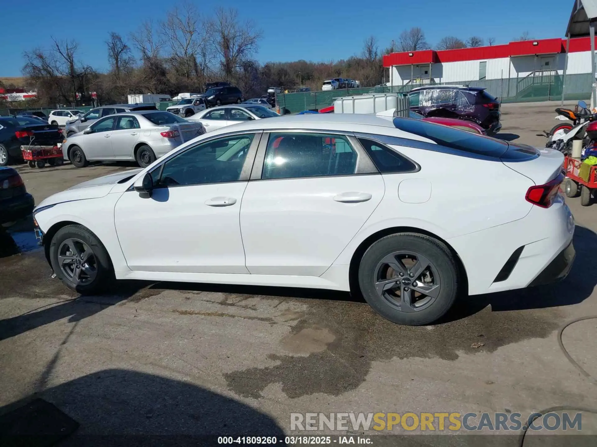 14 Photograph of a damaged car 5XXG14J2XPG220175 KIA K5 2023