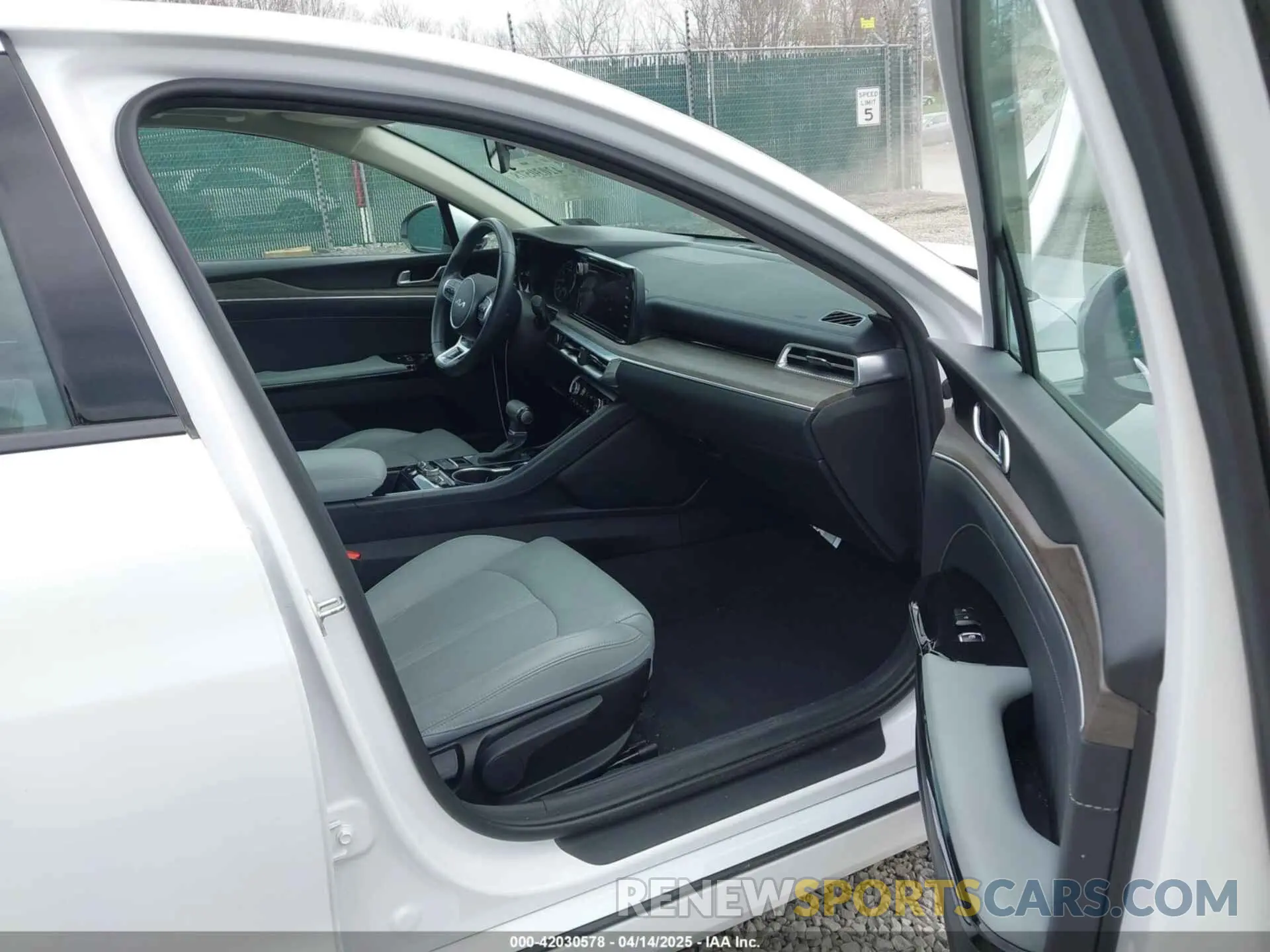 5 Photograph of a damaged car 5XXG34J22PG201579 KIA K5 2023