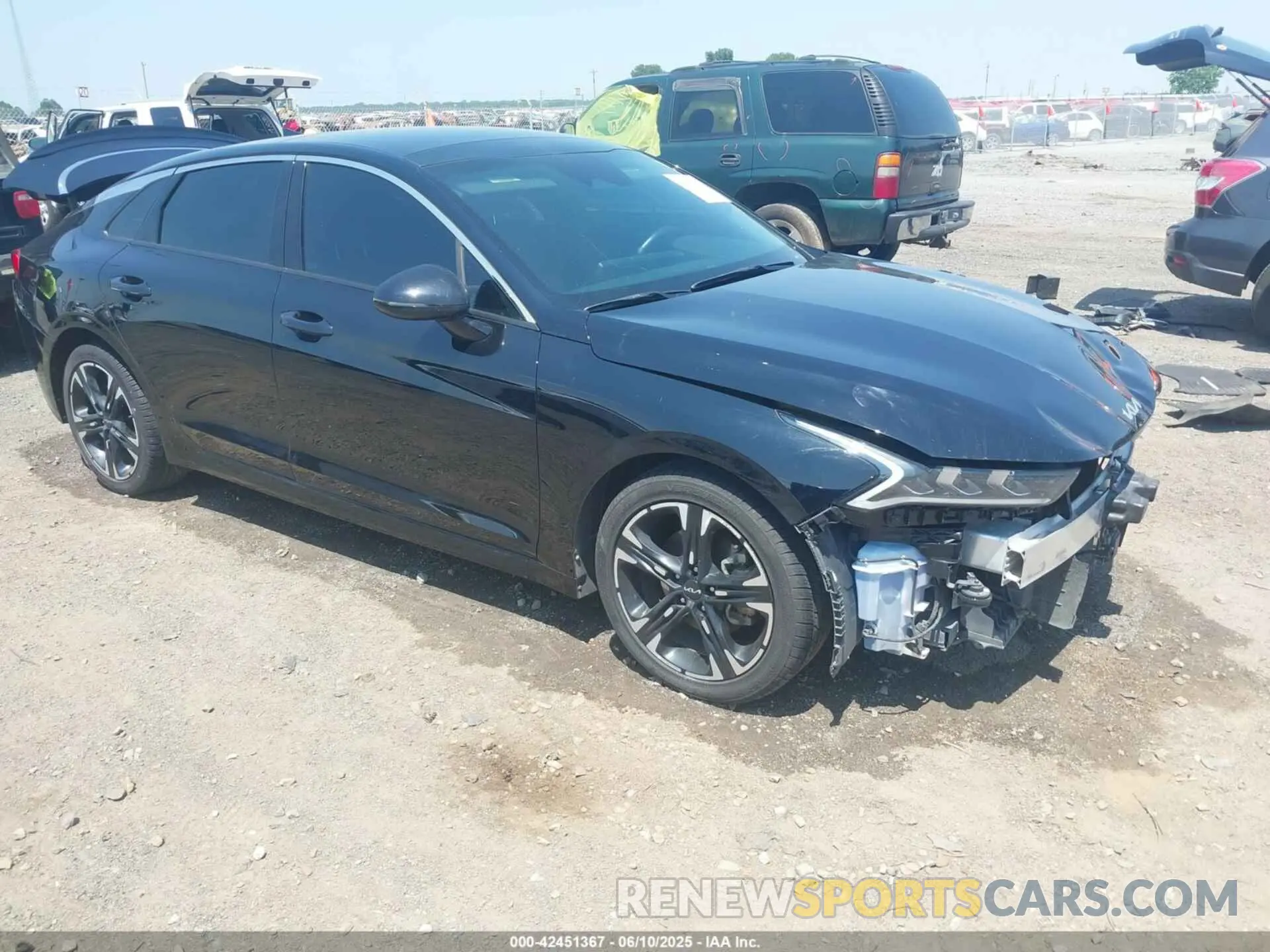 1 Photograph of a damaged car 5XXG64J26PG171039 KIA K5 2023