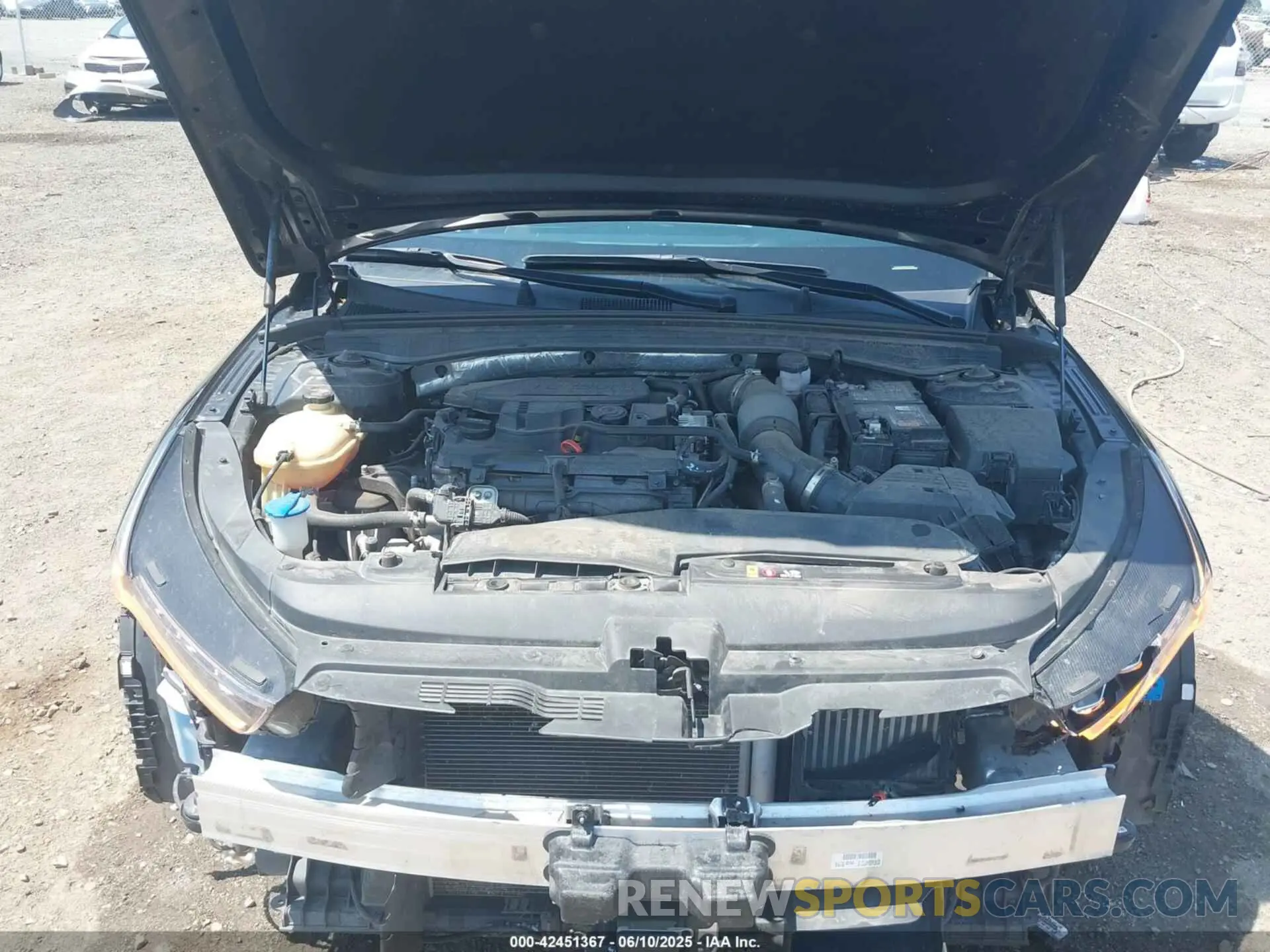 10 Photograph of a damaged car 5XXG64J26PG171039 KIA K5 2023