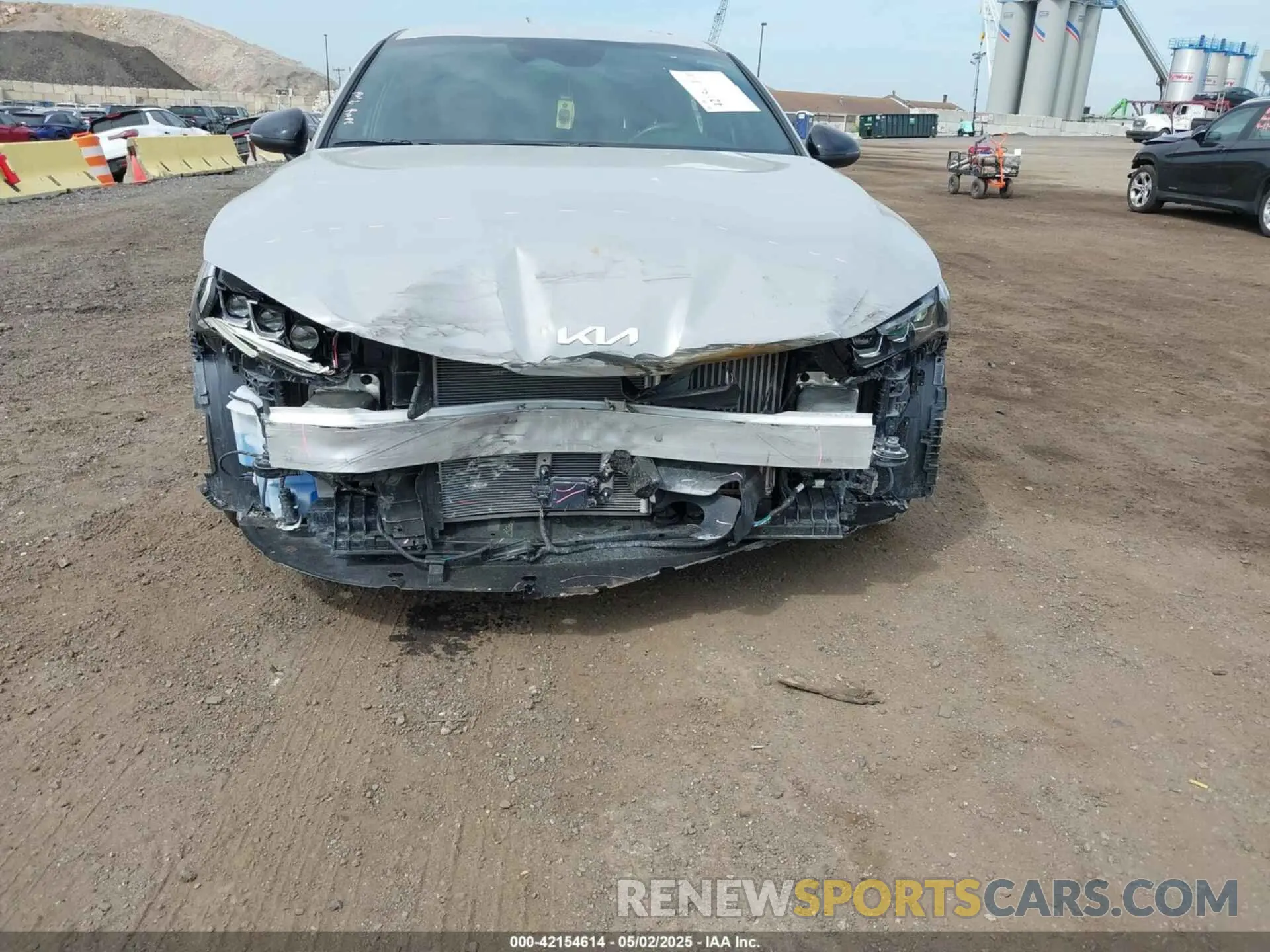 17 Photograph of a damaged car 5XXG64J26PG176483 KIA K5 2023