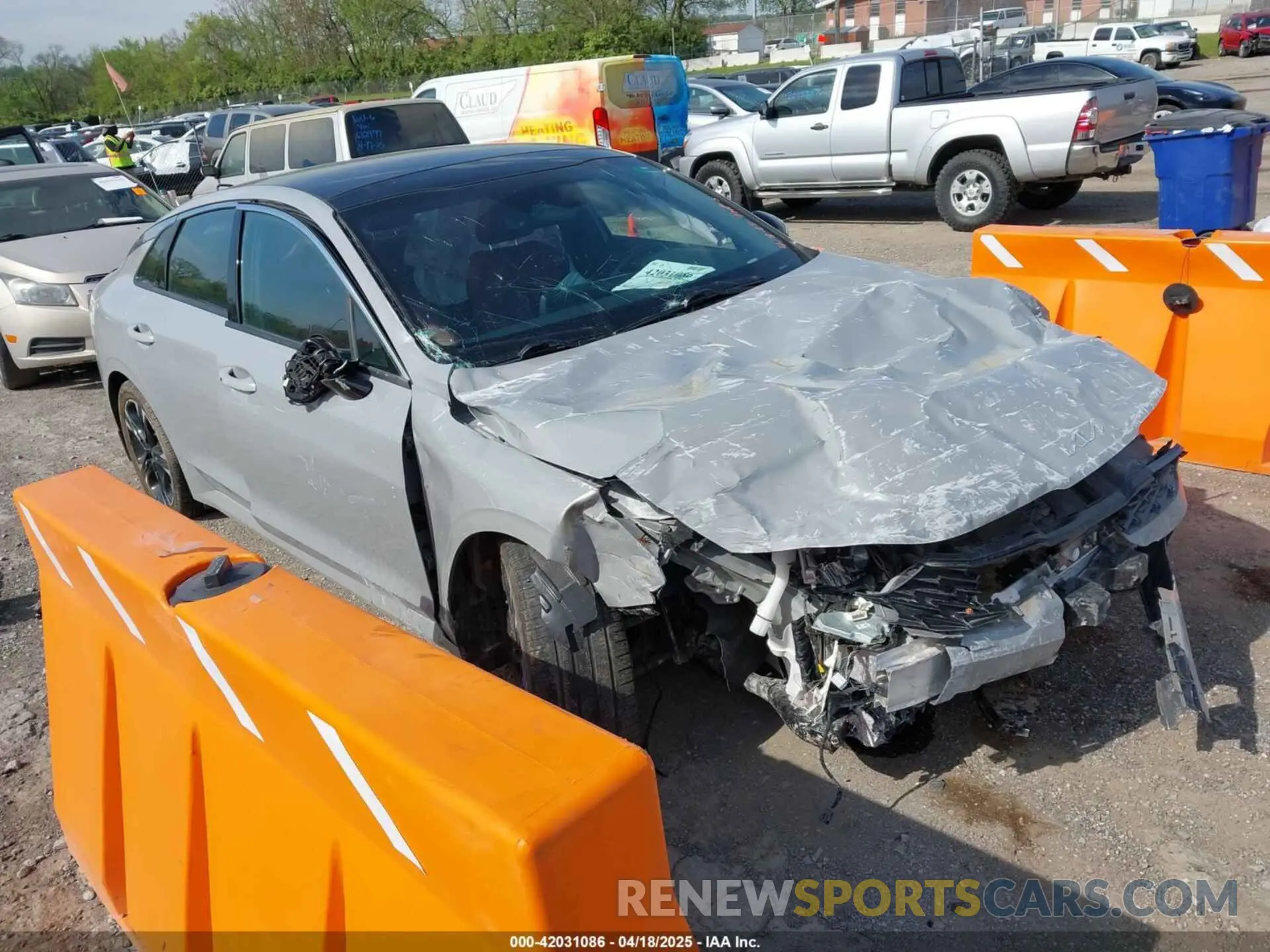 1 Photograph of a damaged car 5XXG64J26PG208610 KIA K5 2023