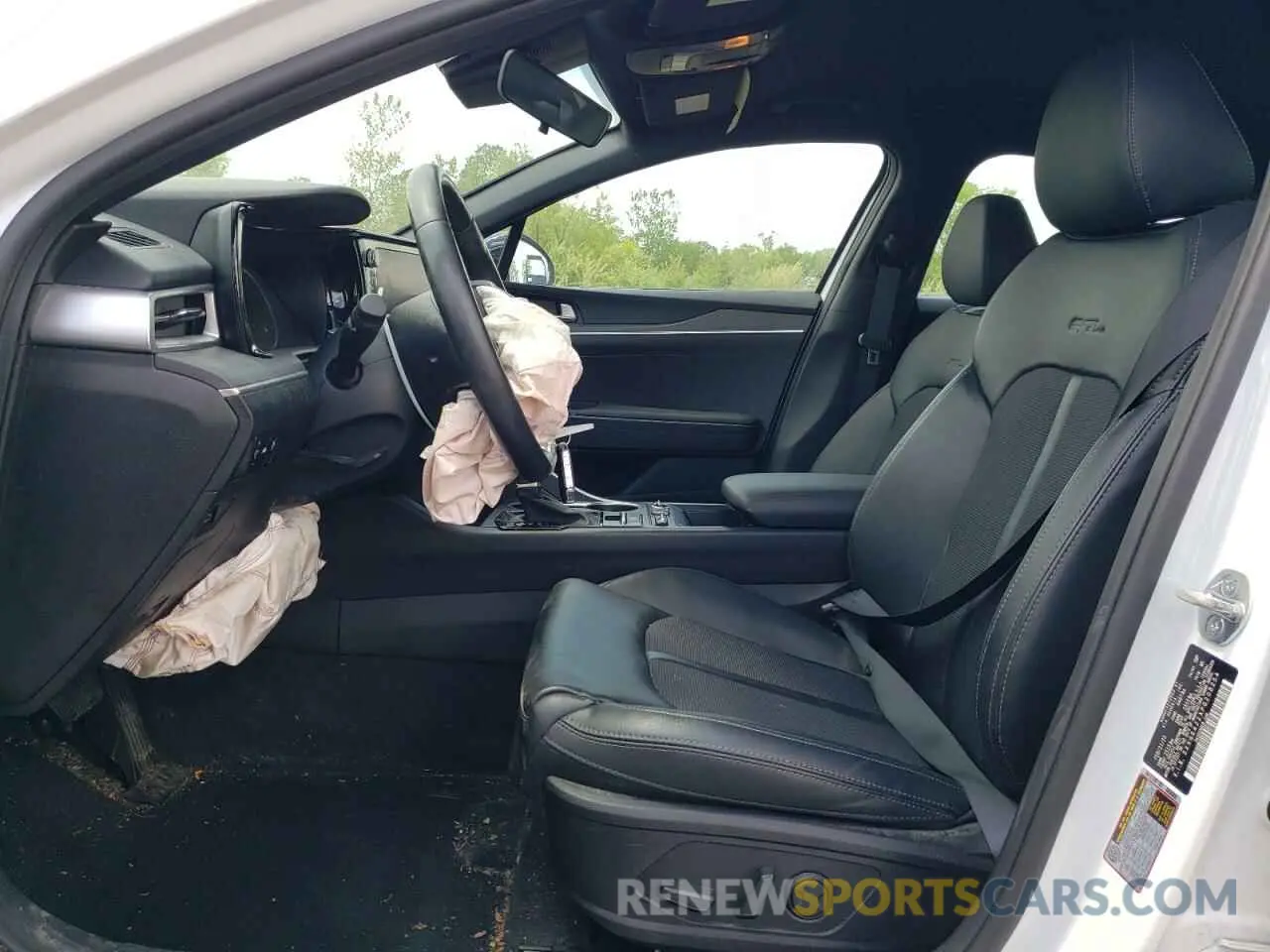 7 Photograph of a damaged car 5XXG64J2XPG208254 KIA K5 2023
