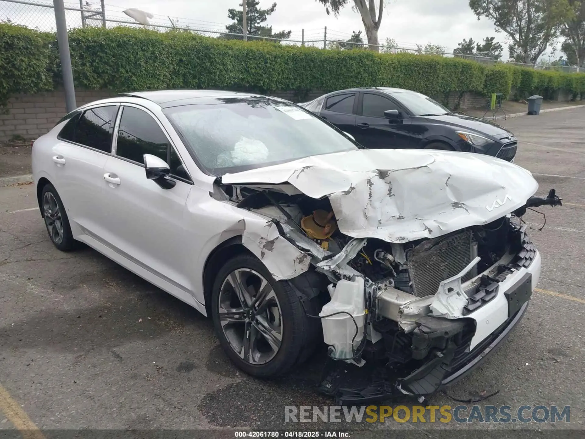 1 Photograph of a damaged car 5XXG34J26RG237164 KIA K5 2024
