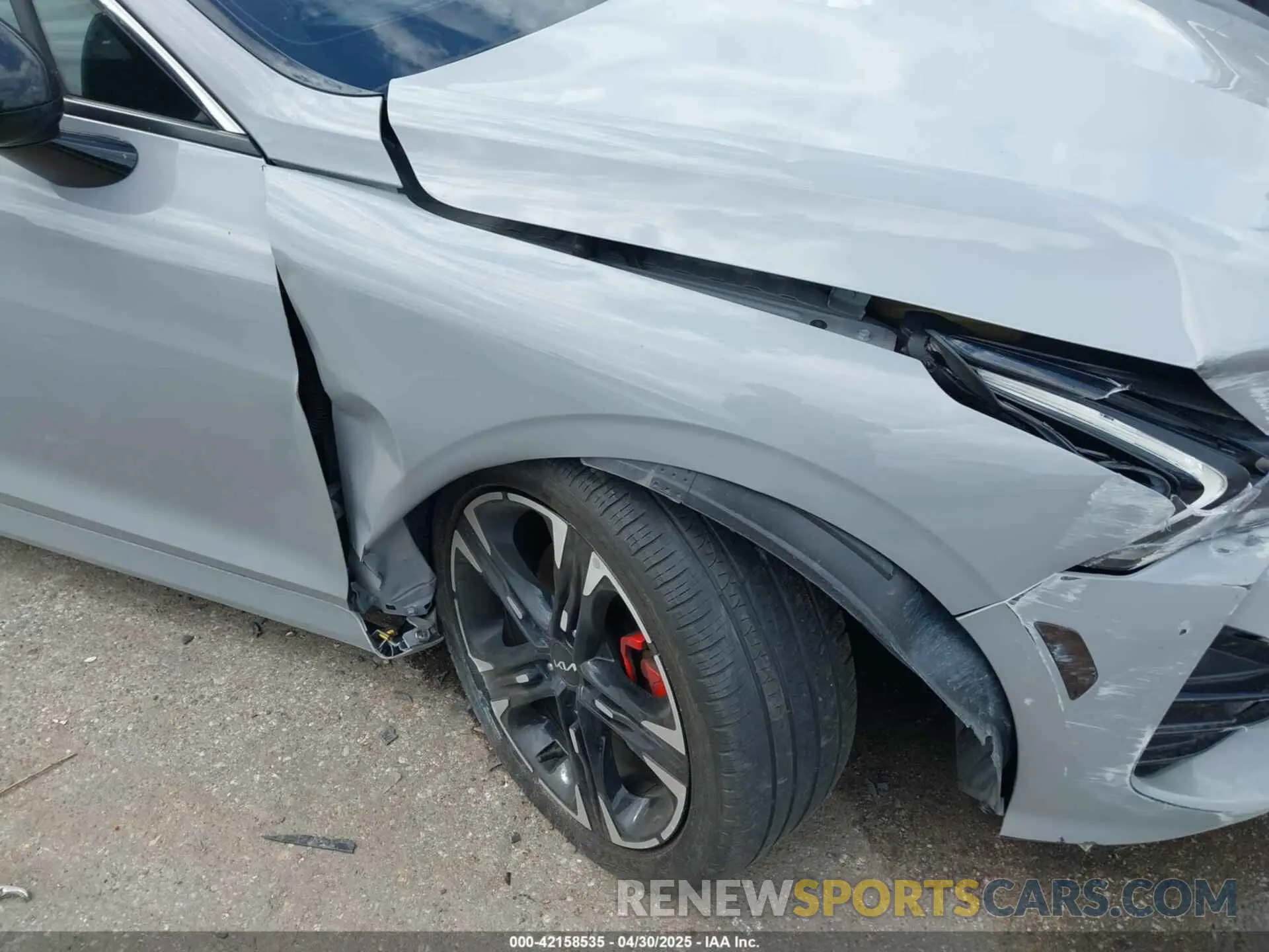 6 Photograph of a damaged car 5XXG64J21RG266997 KIA K5 2024