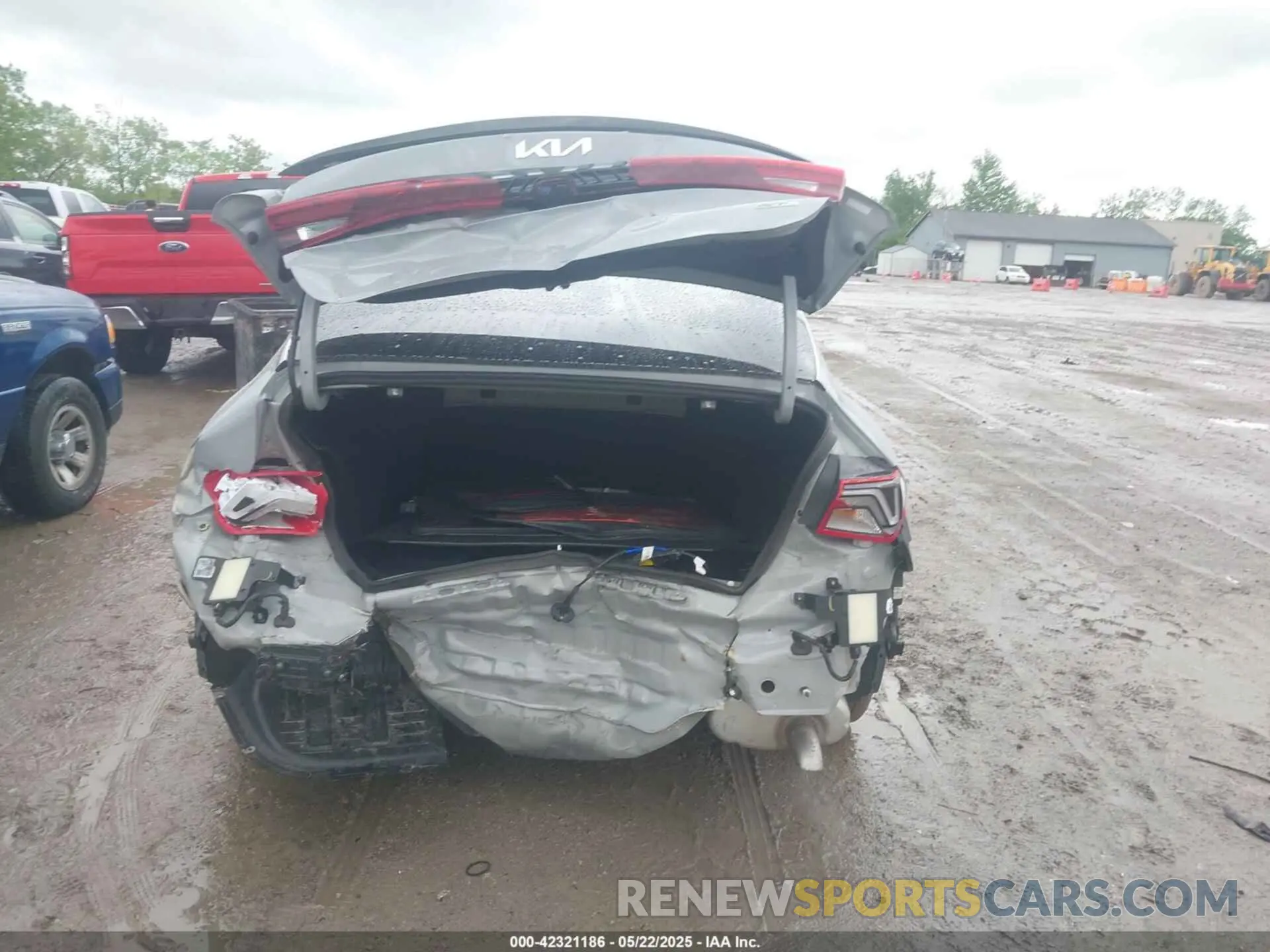 17 Photograph of a damaged car 5XXG64J22RG230008 KIA K5 2024