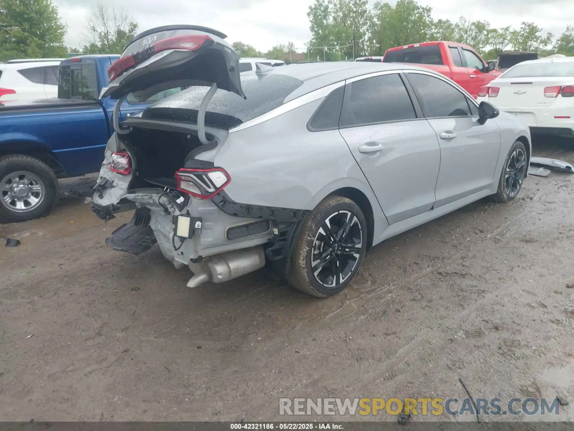 4 Photograph of a damaged car 5XXG64J22RG230008 KIA K5 2024