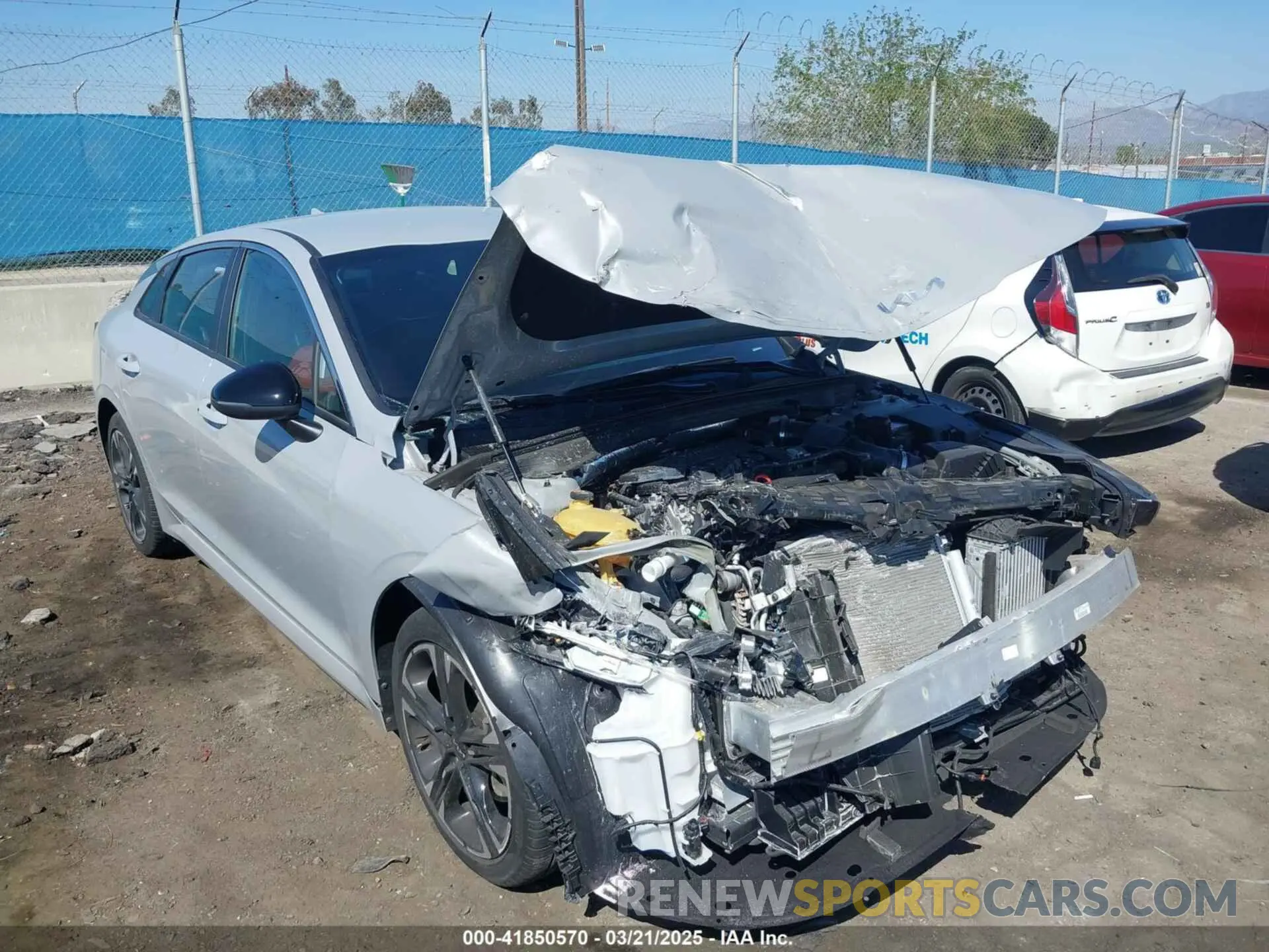 1 Photograph of a damaged car 5XXG64J22RG231143 KIA K5 2024