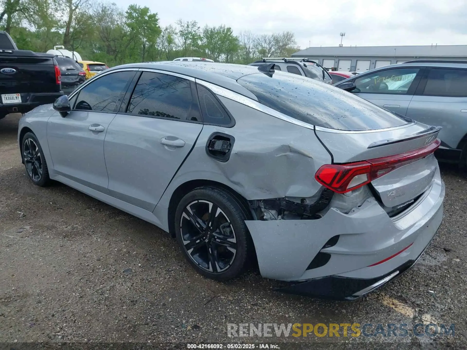 3 Photograph of a damaged car 5XXG64J25RG250981 KIA K5 2024