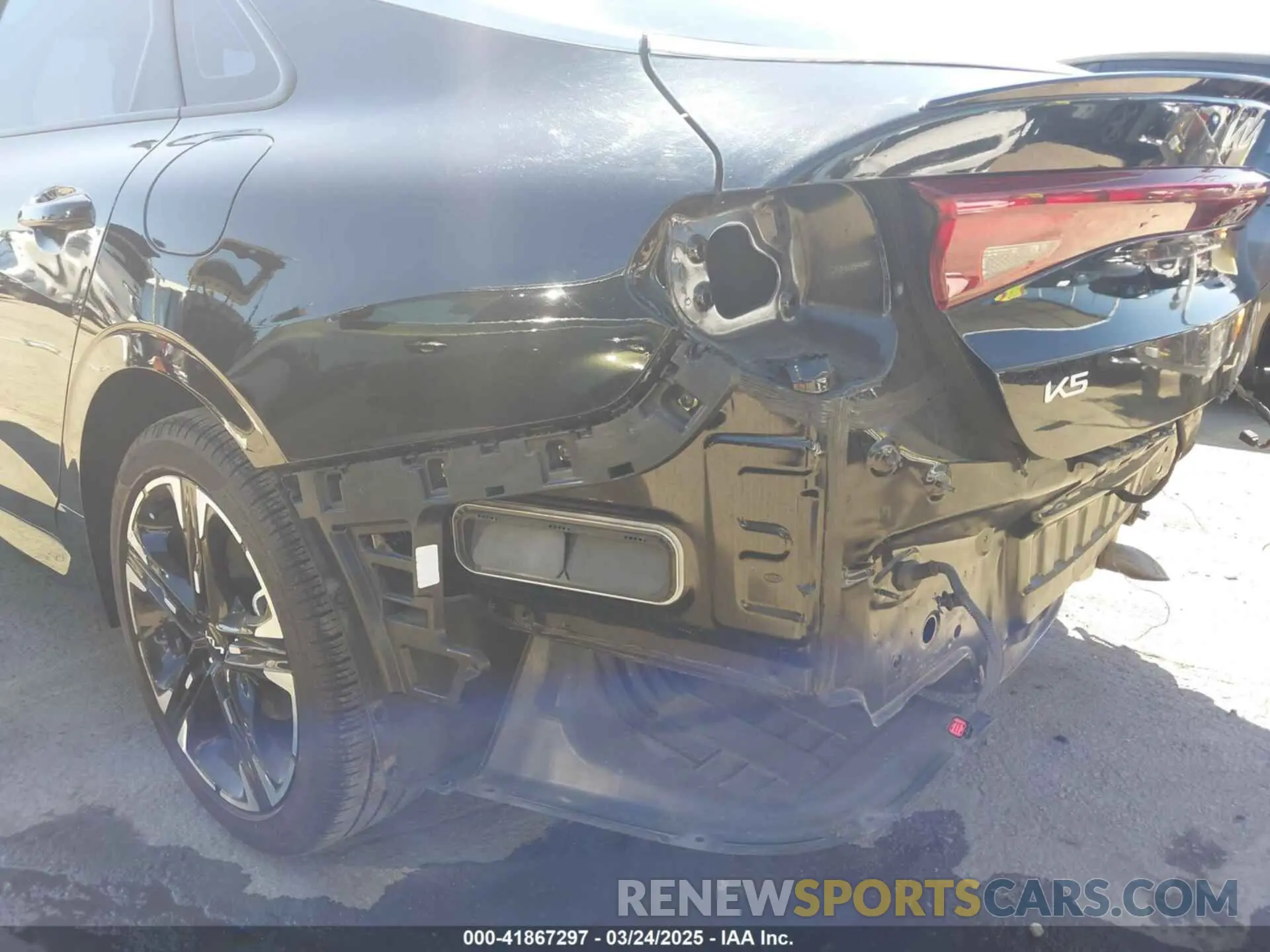 19 Photograph of a damaged car 5XXG64J29RG255682 KIA K5 2024