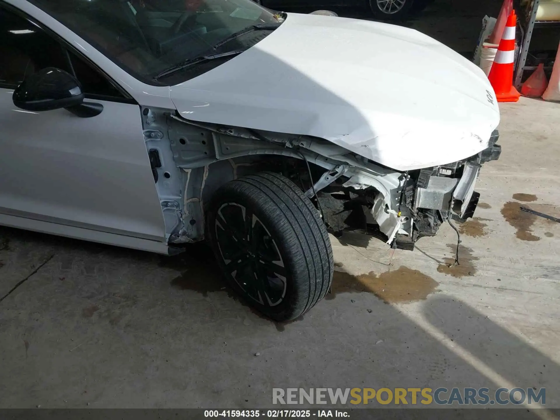 18 Photograph of a damaged car 5XXG64J2XRG239684 KIA K5 2024