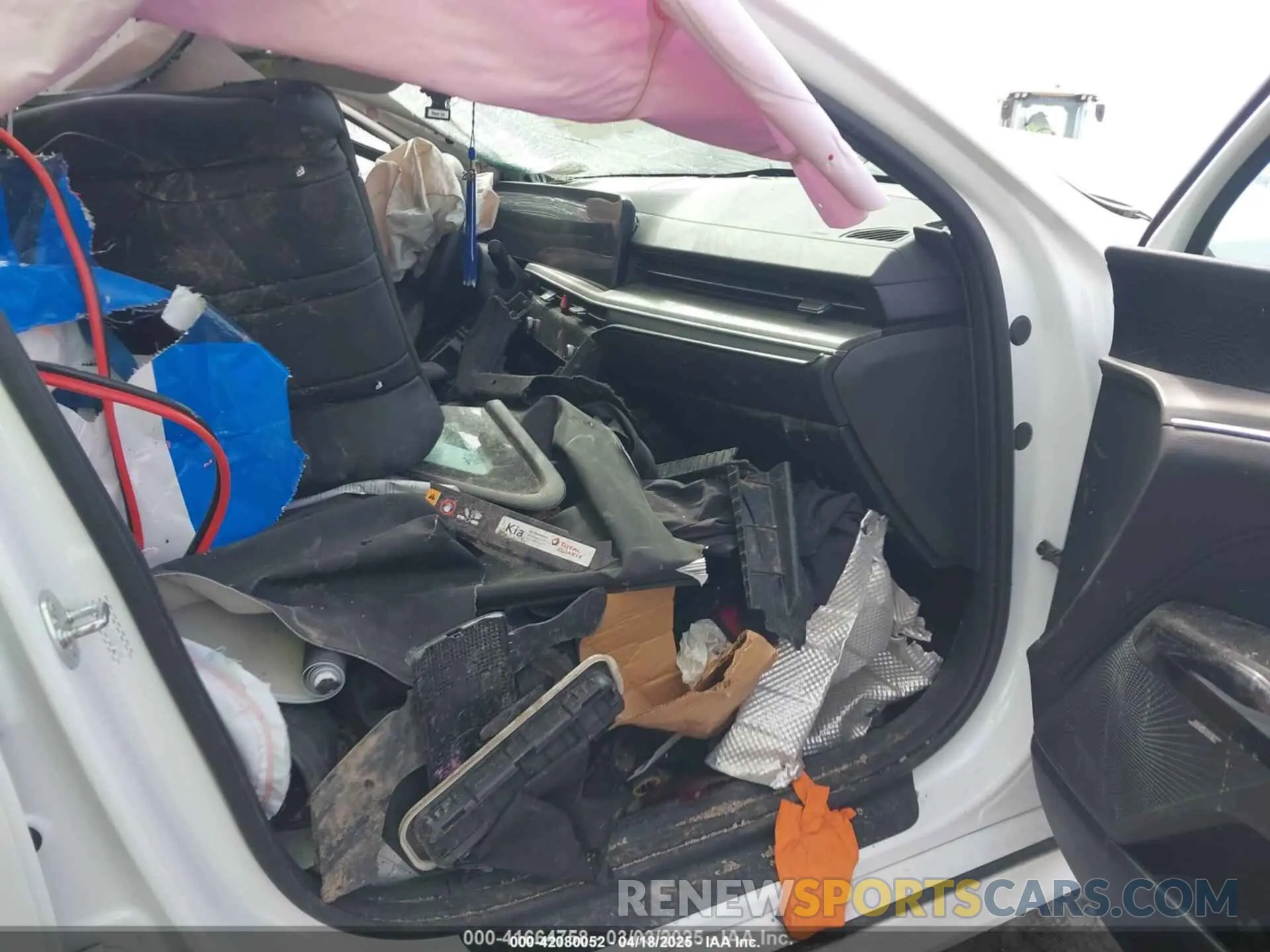 5 Photograph of a damaged car KNAG34J76S5271446 KIA K5 2025