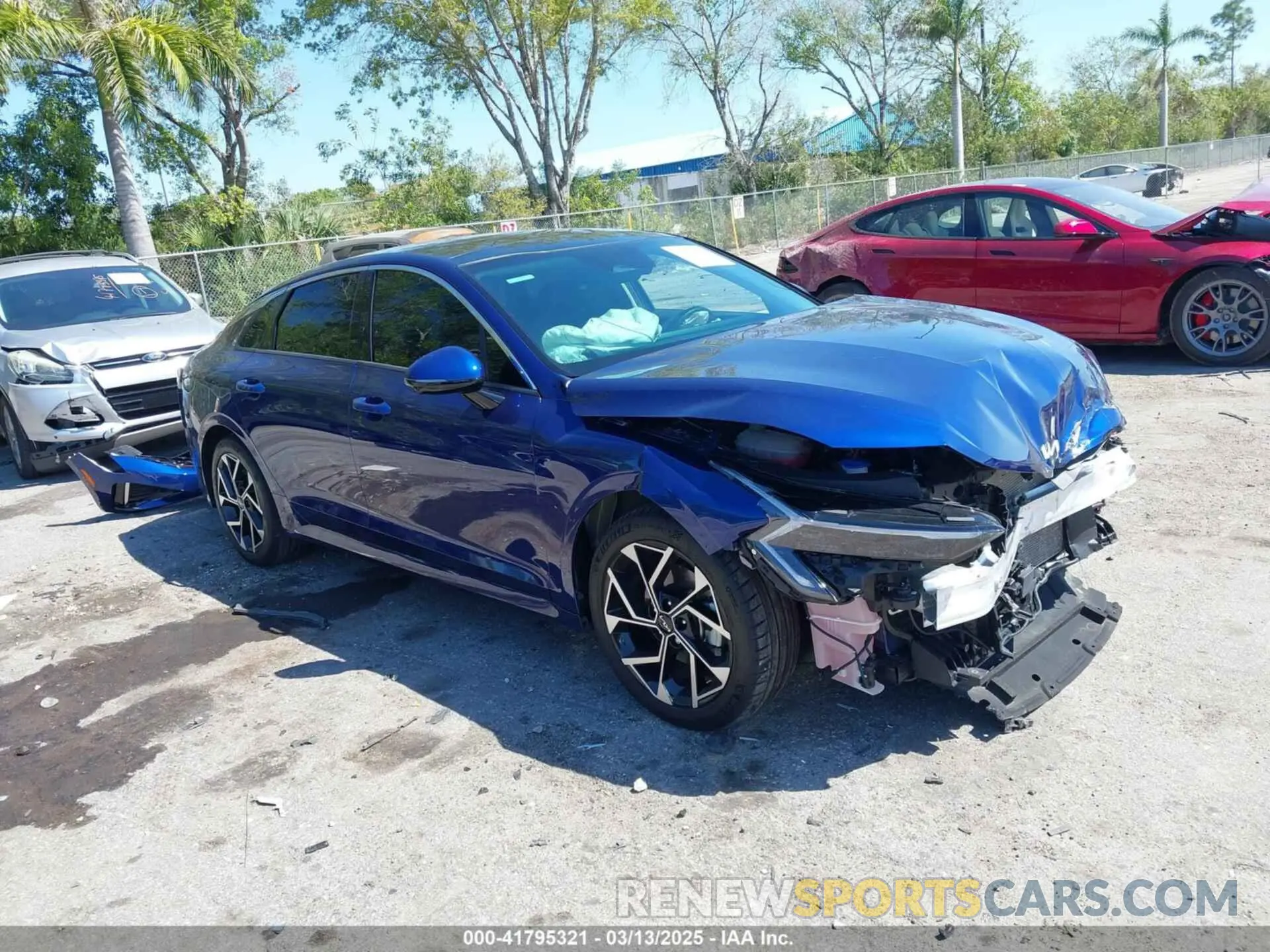 1 Photograph of a damaged car KNAG34J77S5268619 KIA K5 2025
