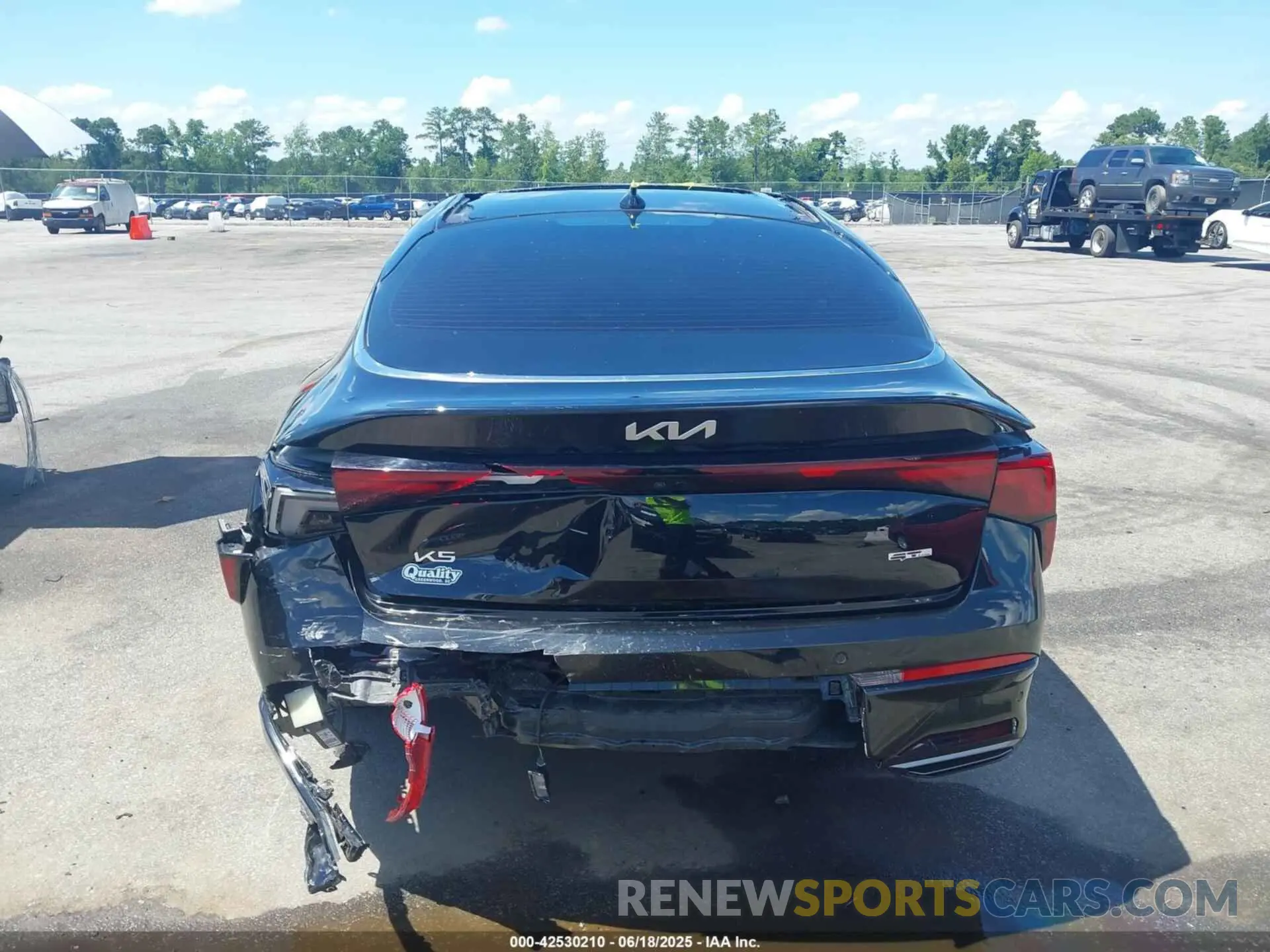 16 Photograph of a damaged car KNAG64J72S5286162 KIA K5 2025
