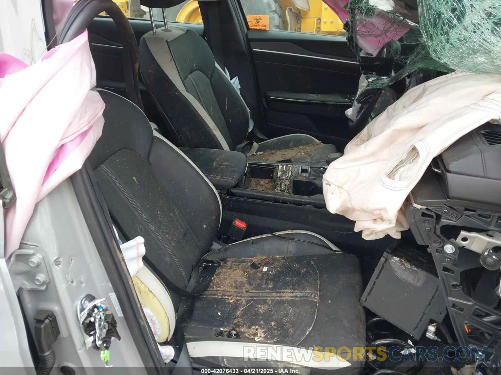 5 Фотография поврежденного автомобиля KNAG64J72S5350183 KIA K5 2025