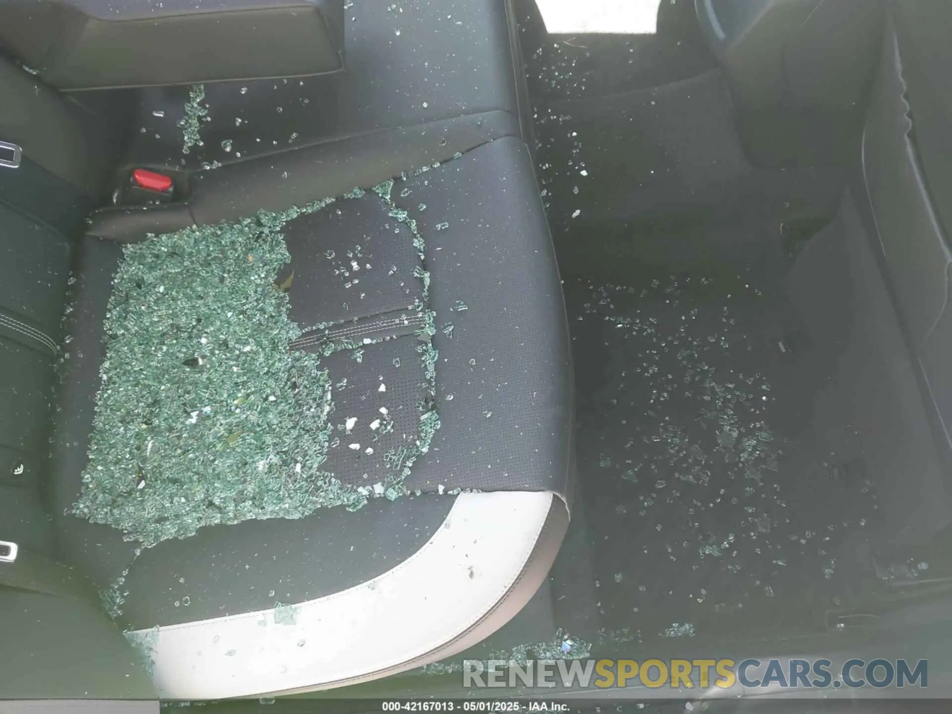 8 Photograph of a damaged car KNAG64J74S5270352 KIA K5 2025
