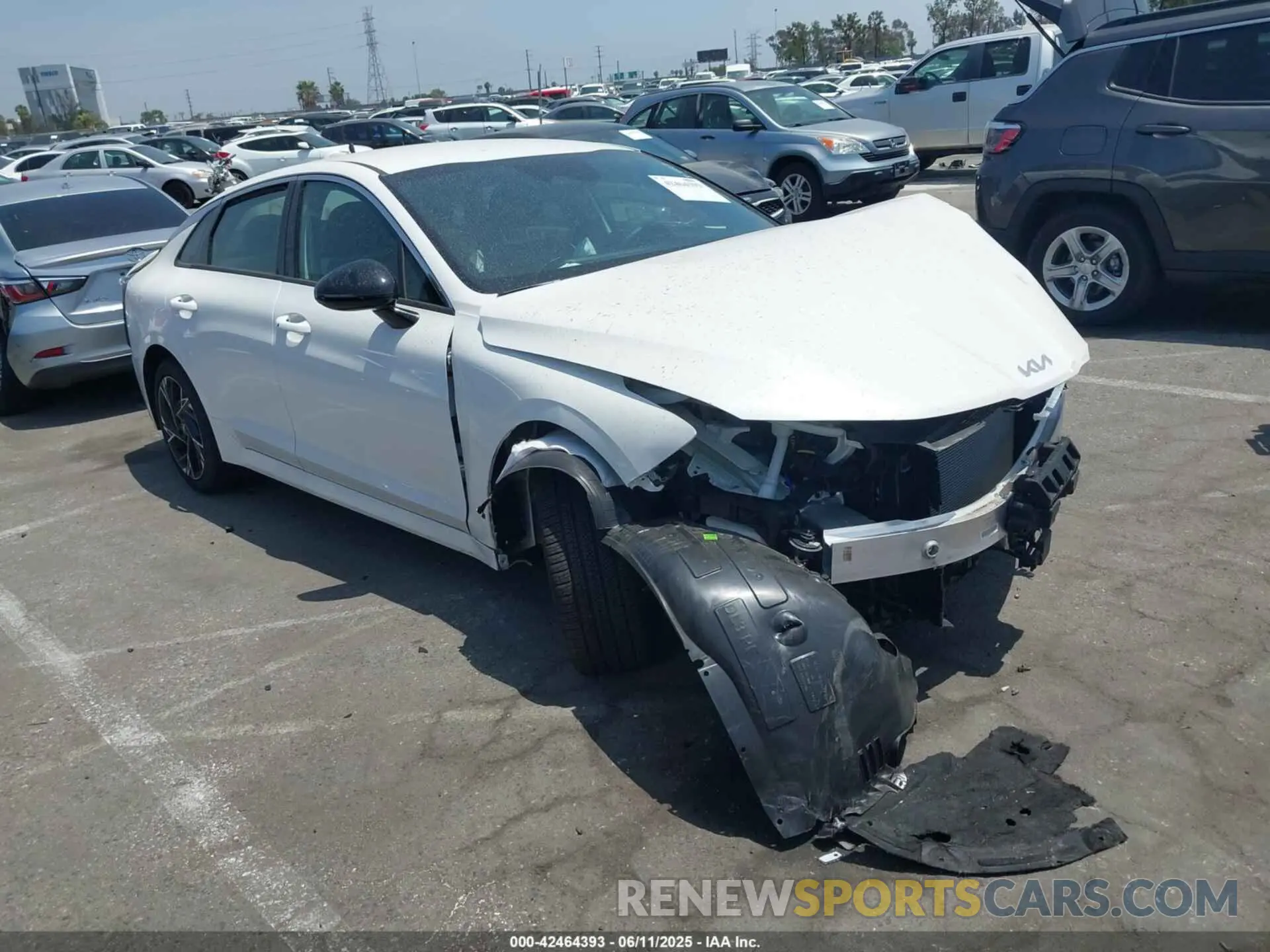 1 Photograph of a damaged car KNAG64J74S5352551 KIA K5 2025