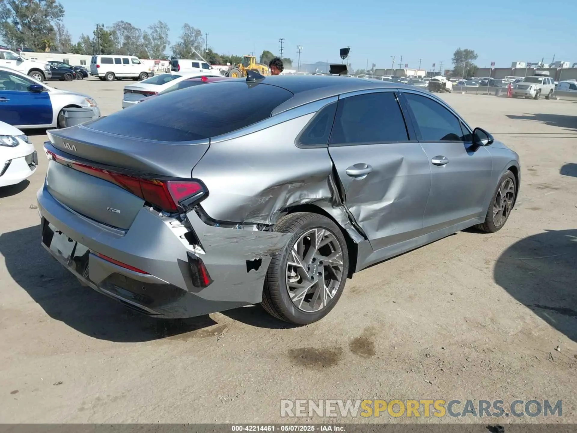 4 Photograph of a damaged car KNAG64J76S5318286 KIA K5 2025
