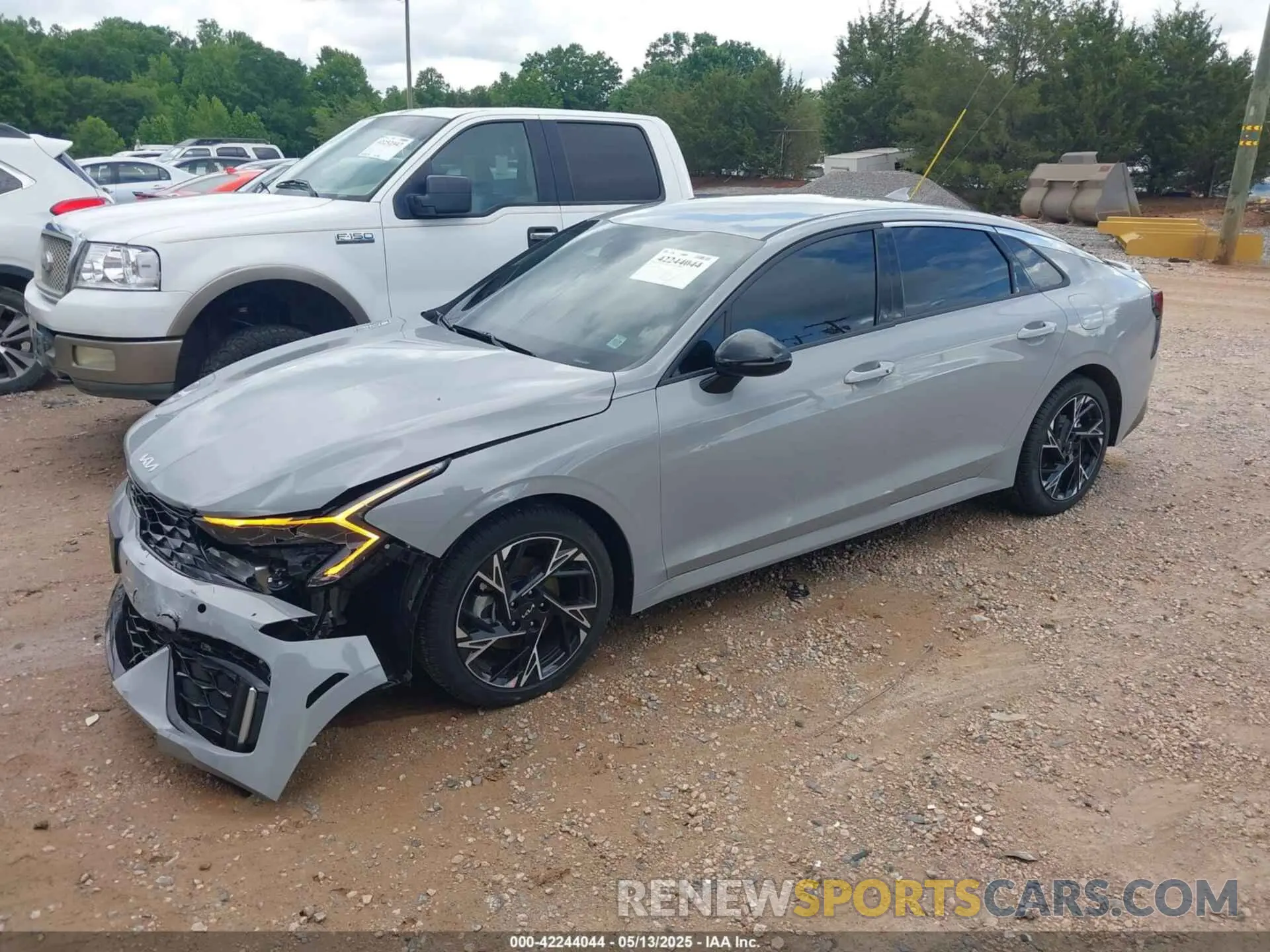 2 Photograph of a damaged car KNAG64J76S5353779 KIA K5 2025