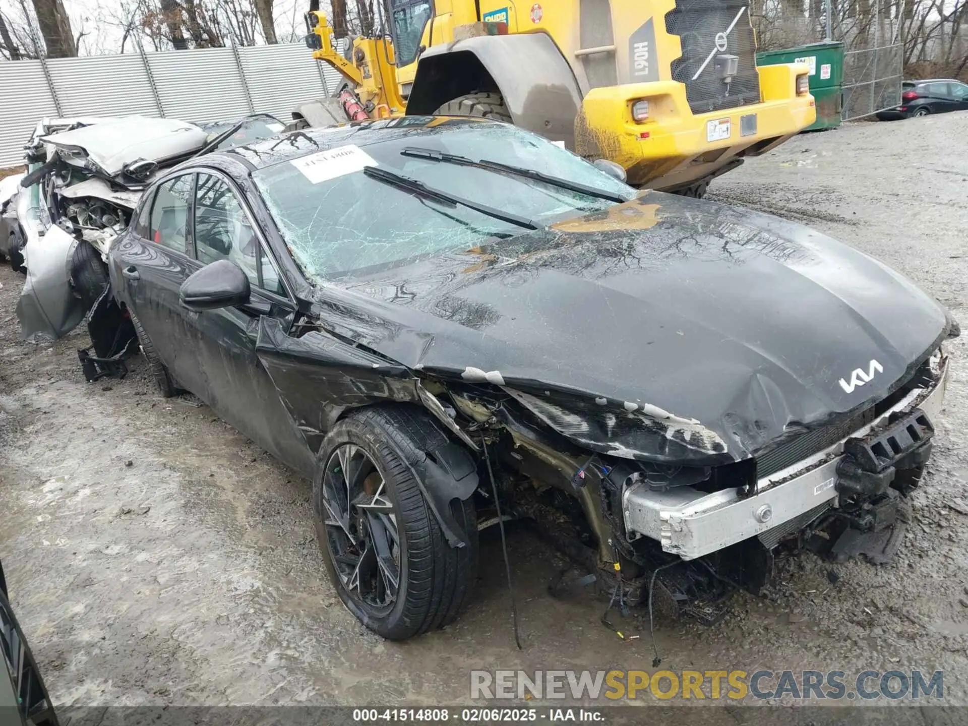 1 Photograph of a damaged car KNAG64J77S5326445 KIA K5 2025