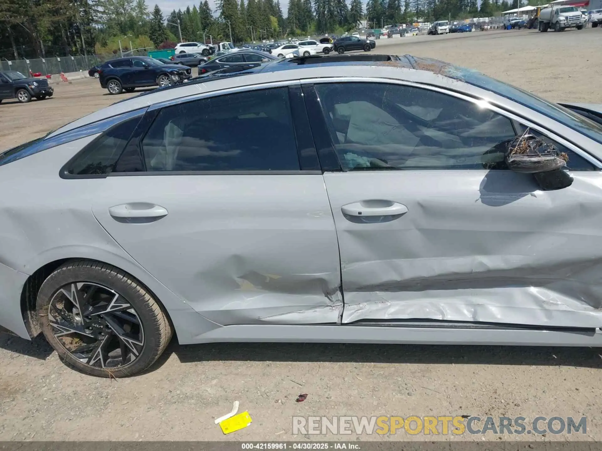 13 Photograph of a damaged car KNAG64J7XS5287253 KIA K5 2025